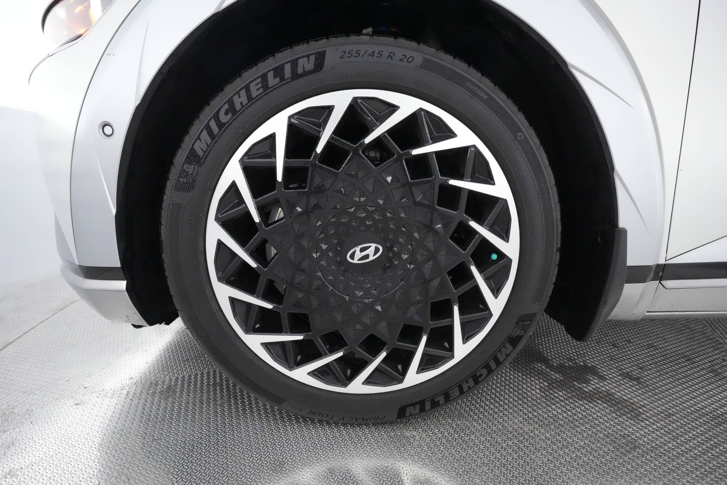 EverCars Co. vehicle image 13 for Hyundai IONIQ 5 -  Limited on EverCars Co.