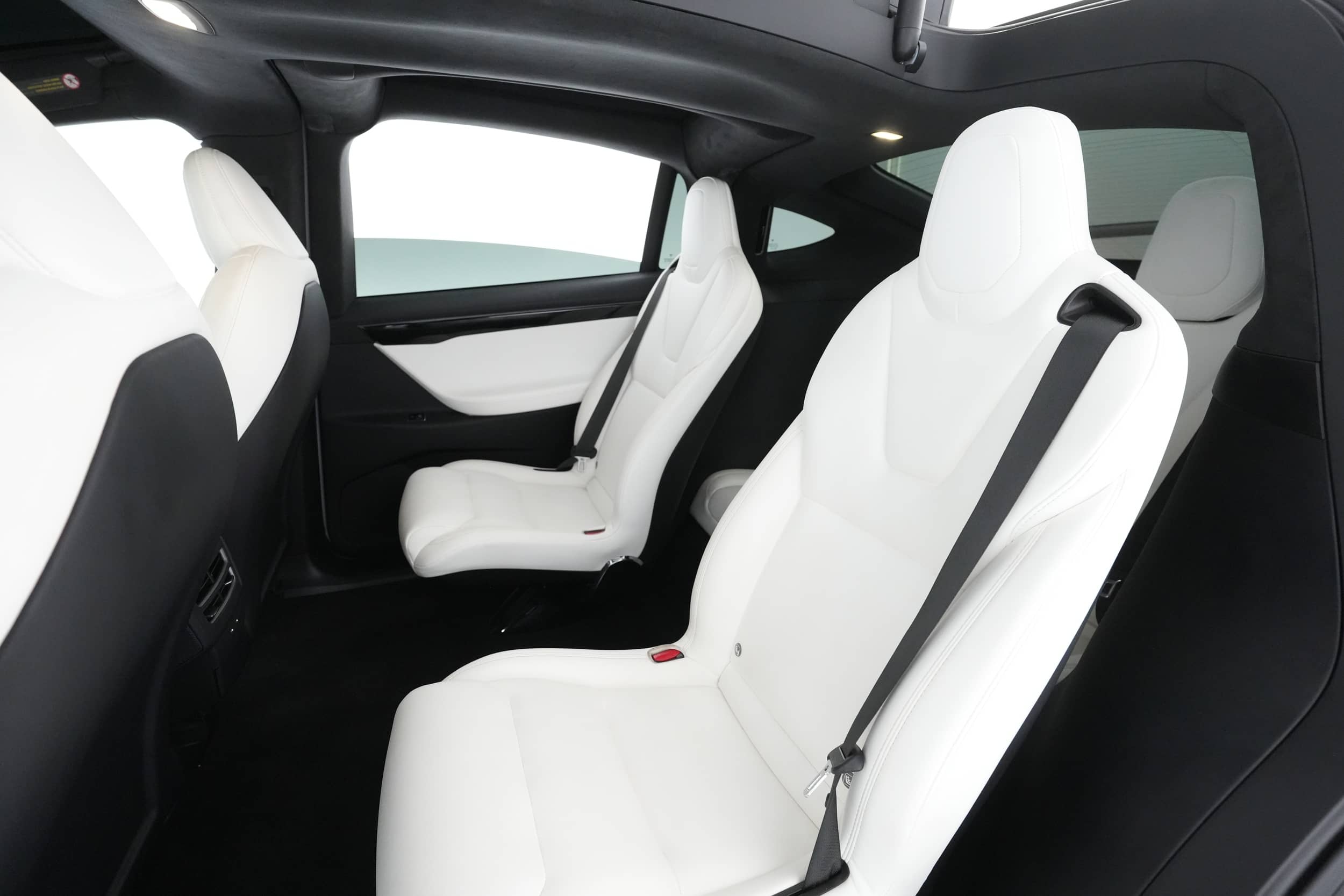 EverCars Co. vehicle image 17 for Tesla Model X -  Long Range Plus on EverCars Co.