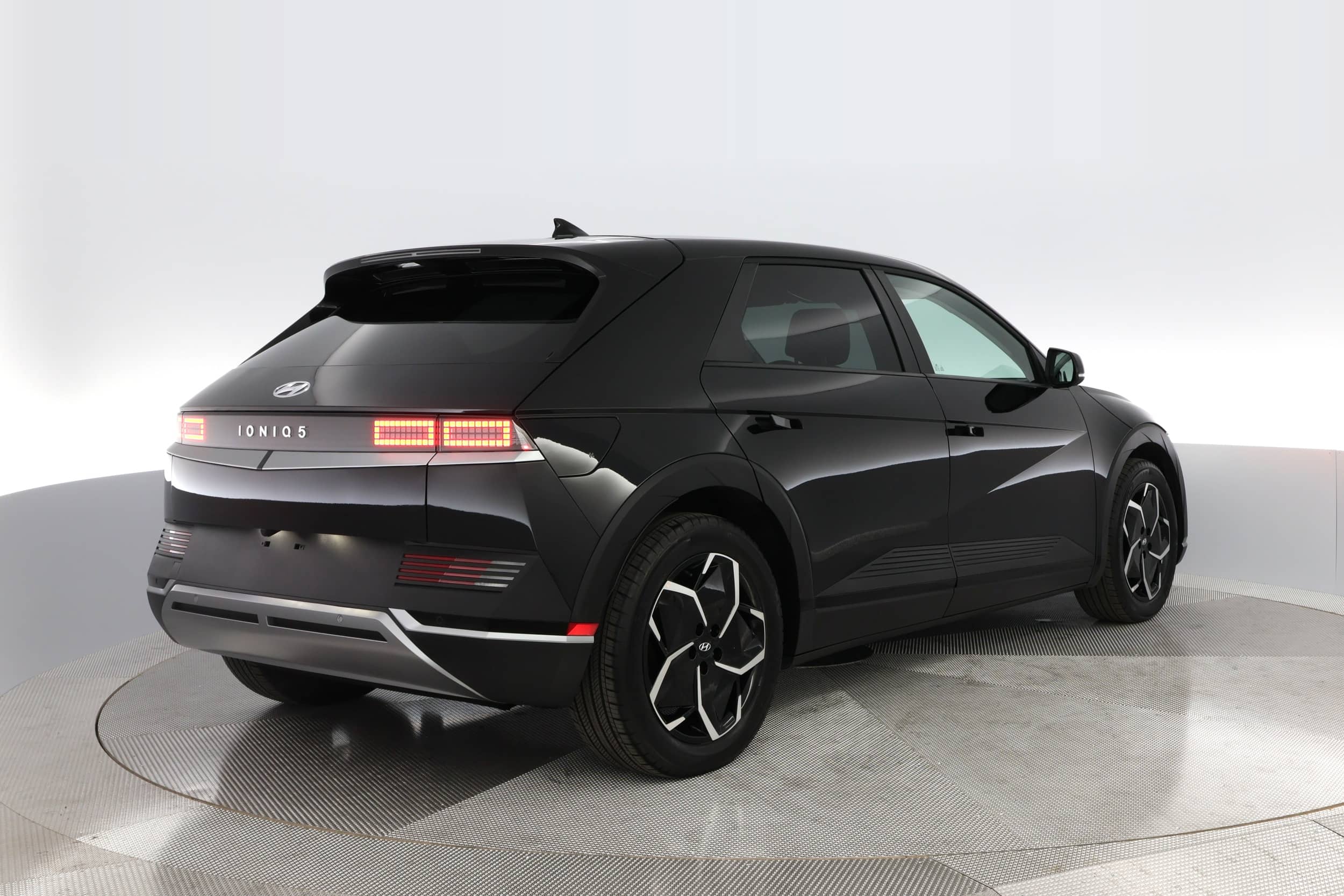 EverCars Co. vehicle image 9 for Hyundai IONIQ 5 -  SEL on EverCars Co.