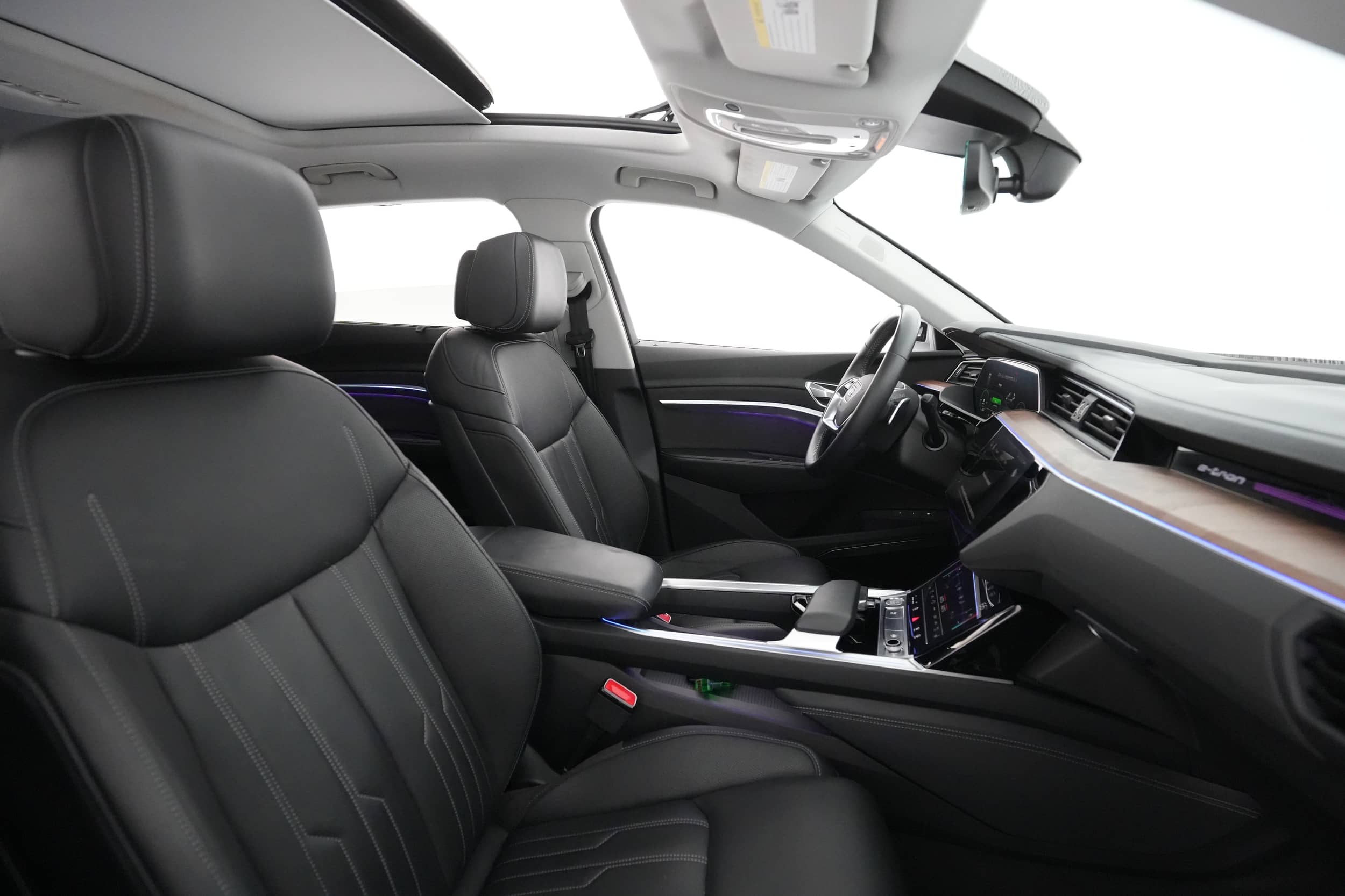 EverCars Co. vehicle image 18 for Audi e-tron -  Prestige on EverCars Co.