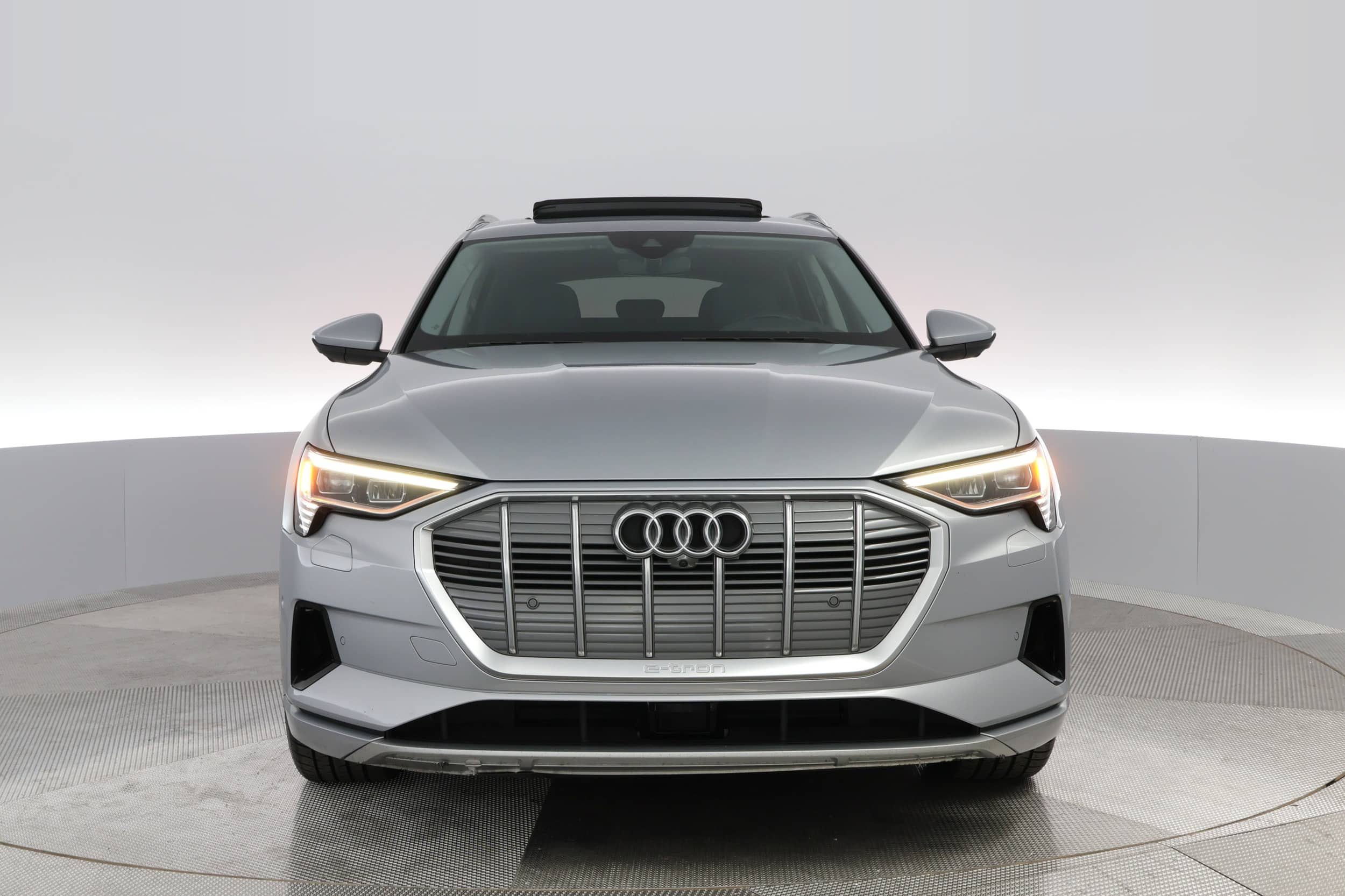 EverCars Co. vehicle image 5 for Audi e-tron -  Prestige on EverCars Co.