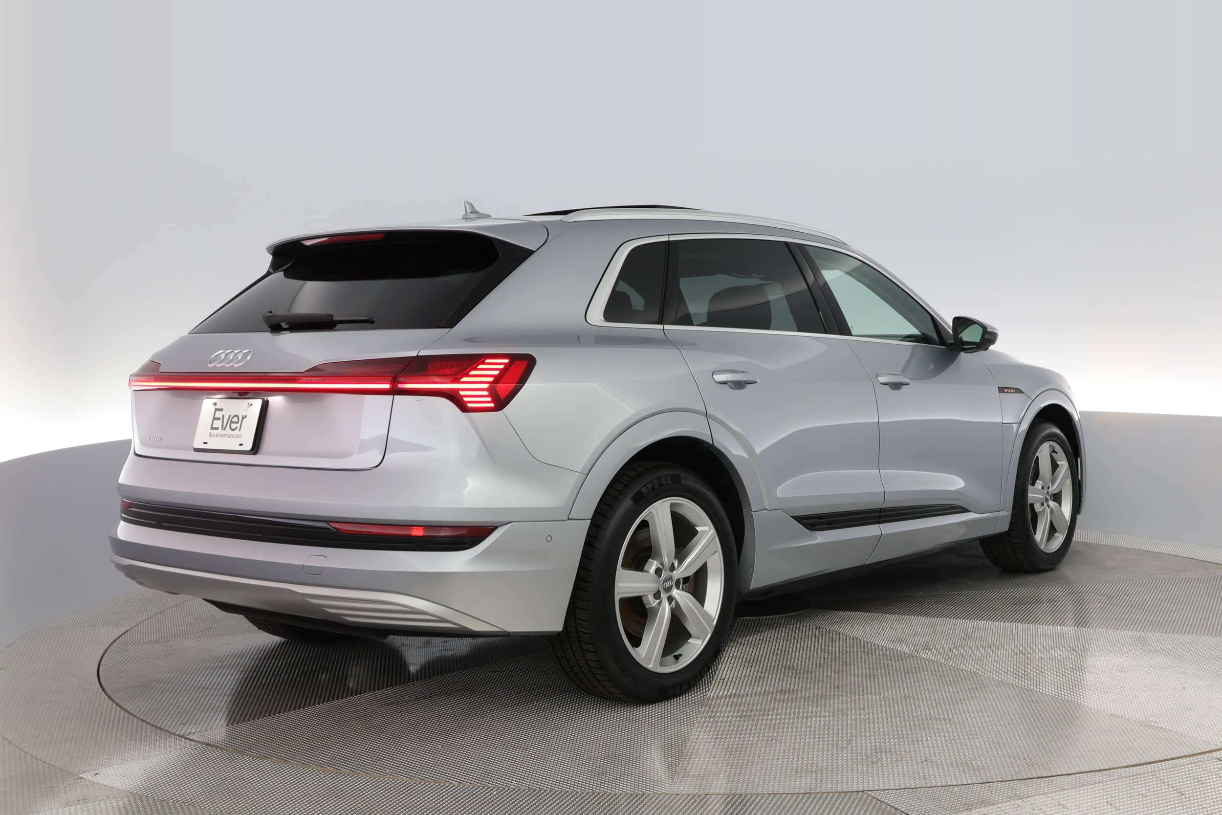 EverCars Co. vehicle image 8 for Audi e-tron -  Prestige on EverCars Co.