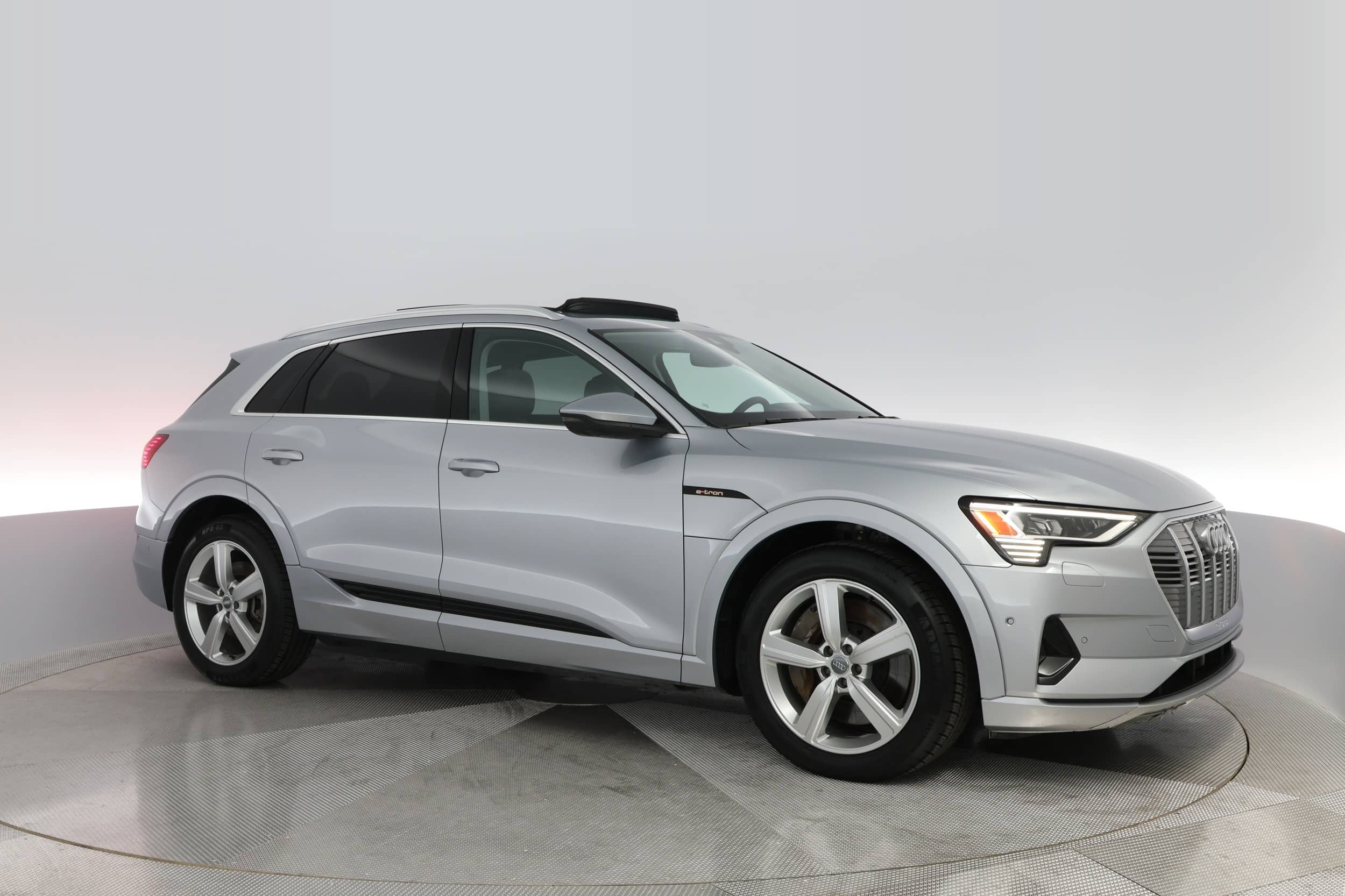EverCars Co. vehicle image 7 for Audi e-tron -  Prestige on EverCars Co.
