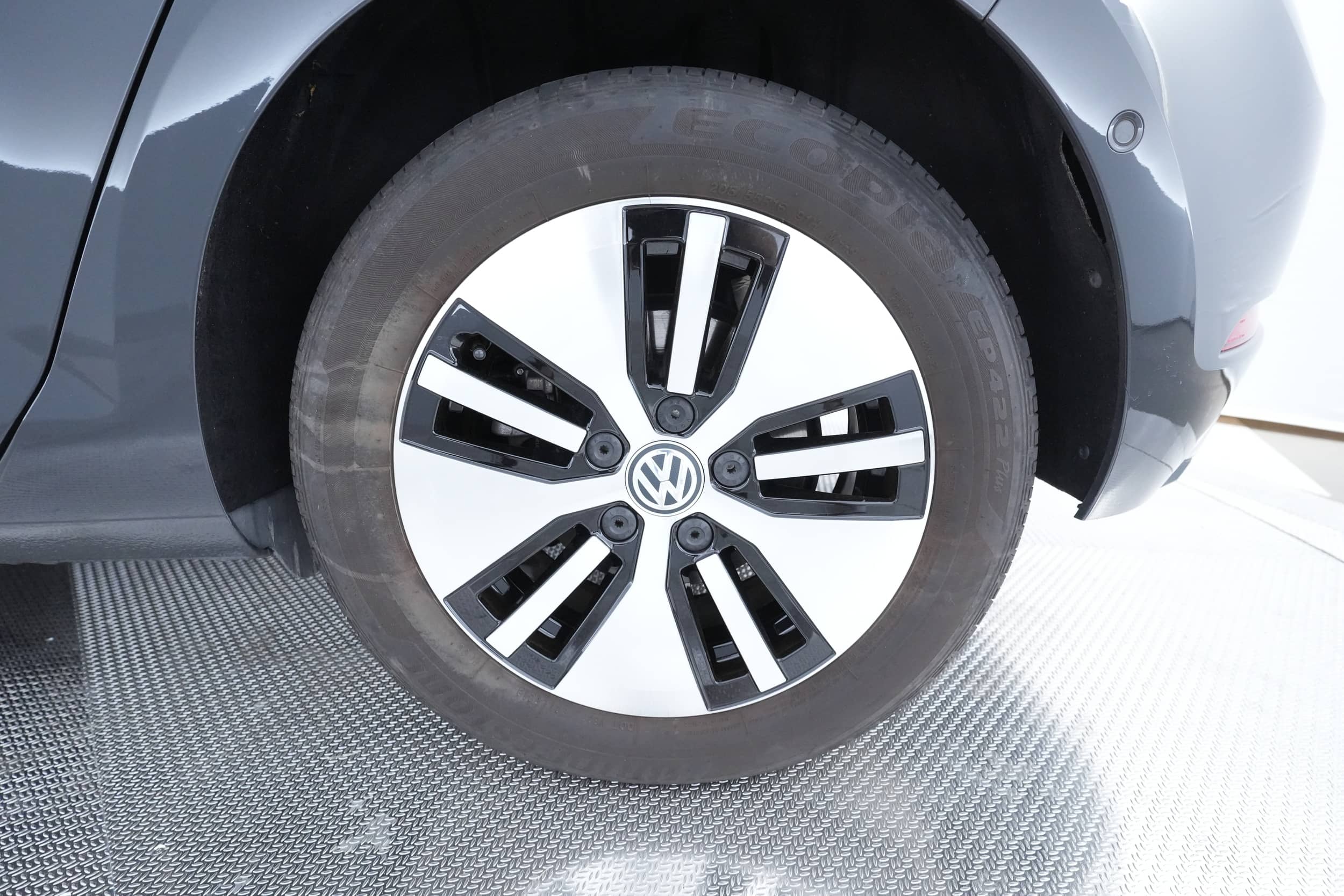 EverCars Co. vehicle image 13 for Volkswagen e-Golf -  SEL Premium on EverCars Co.