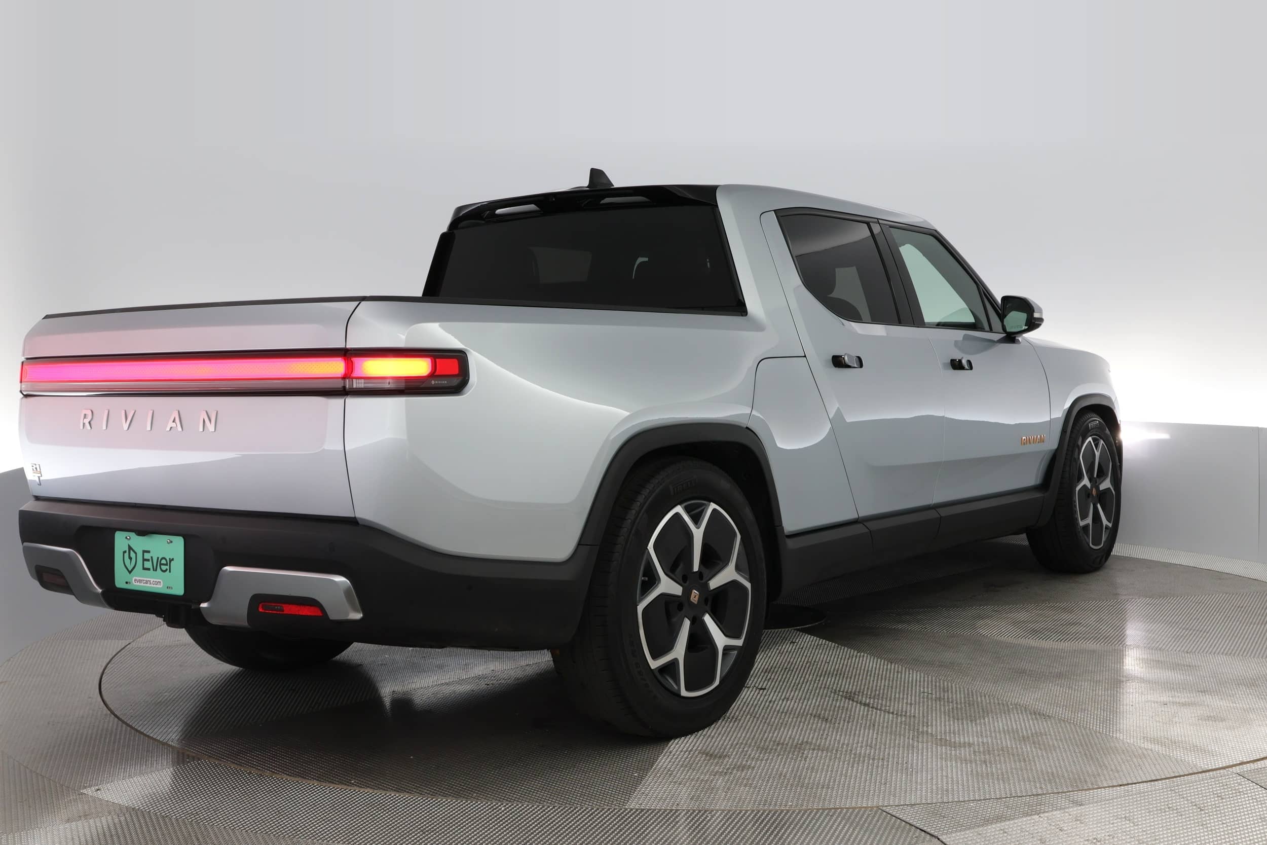 EverCars Co. vehicle image 2 for Rivian R1T -  Adventure on EverCars Co.