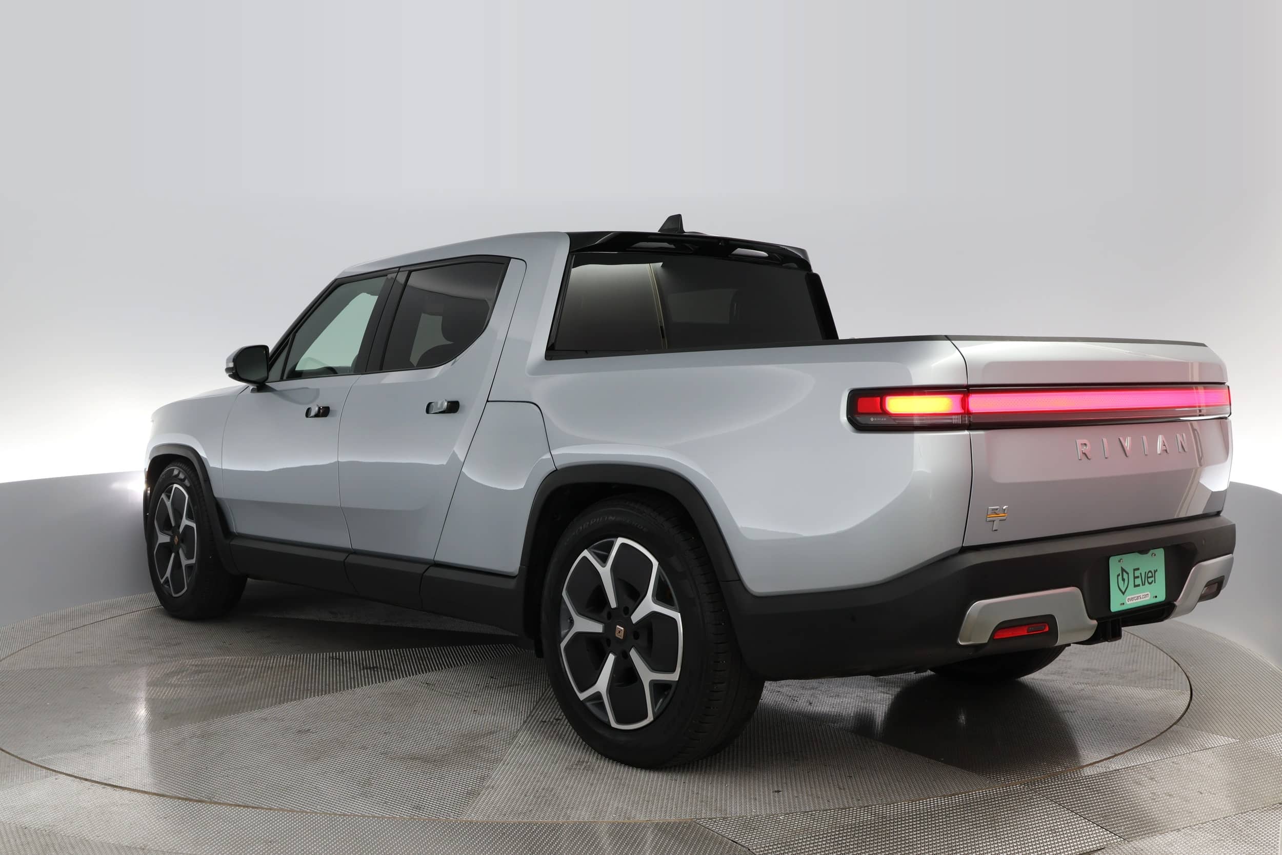 EverCars Co. vehicle image 12 for Rivian R1T -  Adventure on EverCars Co.