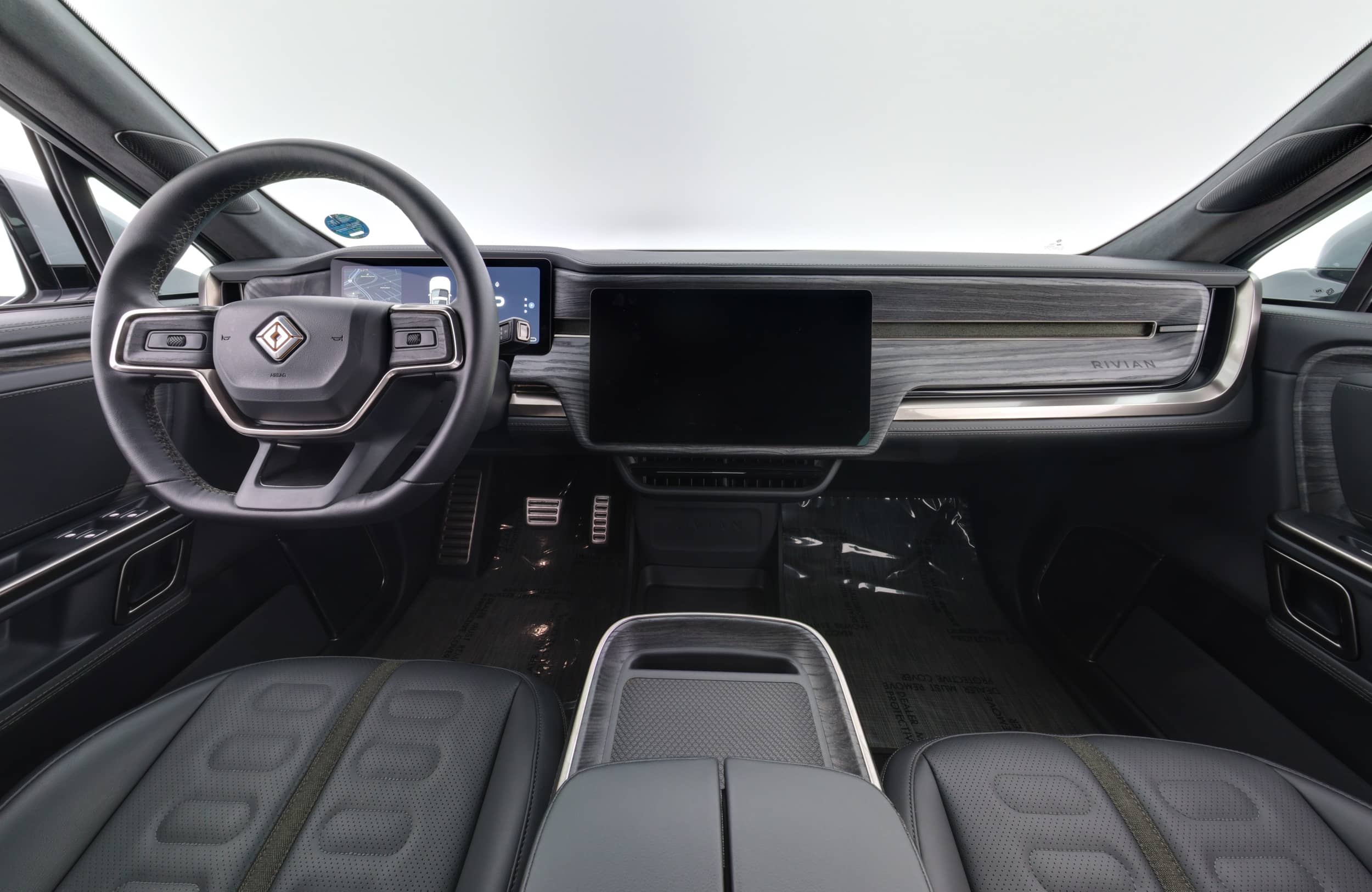 EverCars Co. vehicle image 18 for Rivian R1T -  Adventure on EverCars Co.