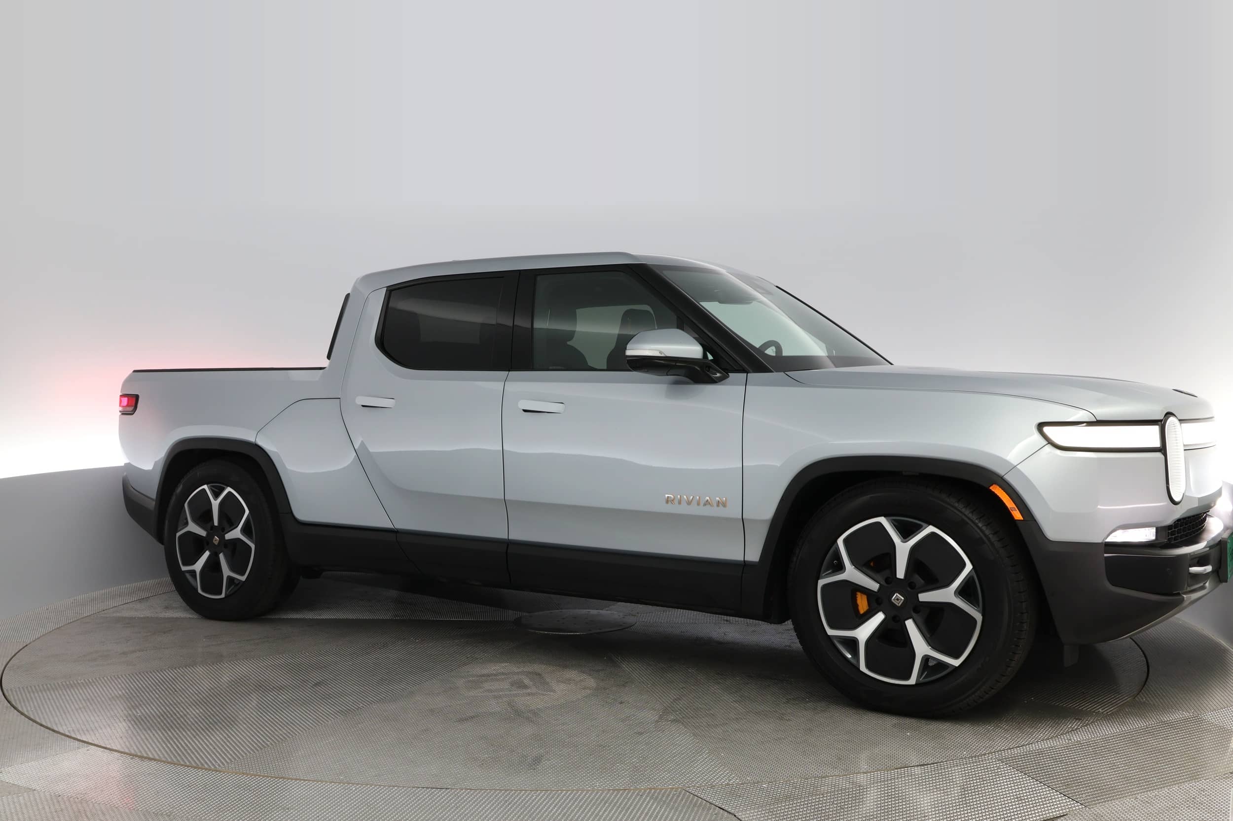 EverCars Co. vehicle image 9 for Rivian R1T -  Adventure on EverCars Co.