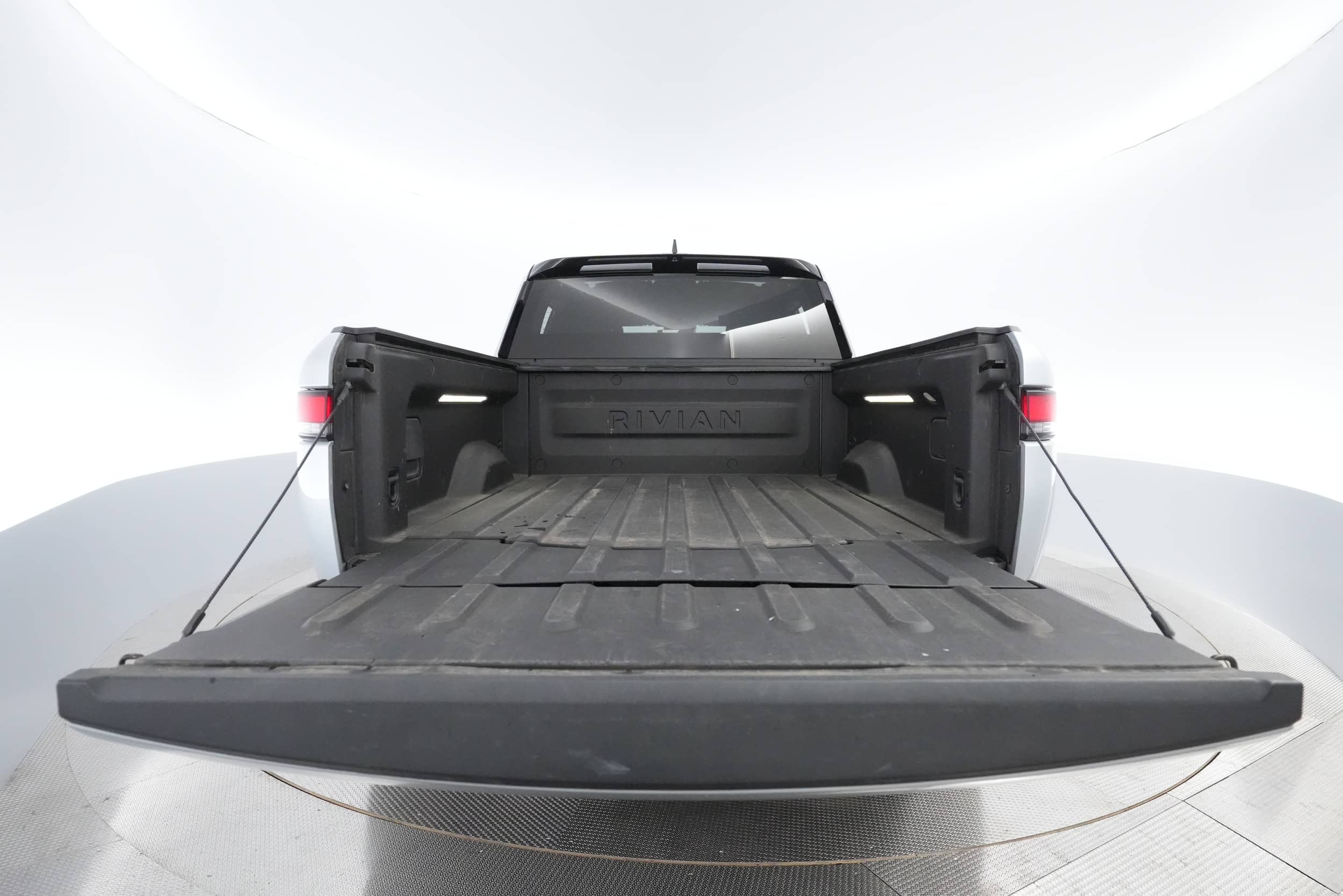 EverCars Co. vehicle image 23 for Rivian R1T -  Adventure on EverCars Co.
