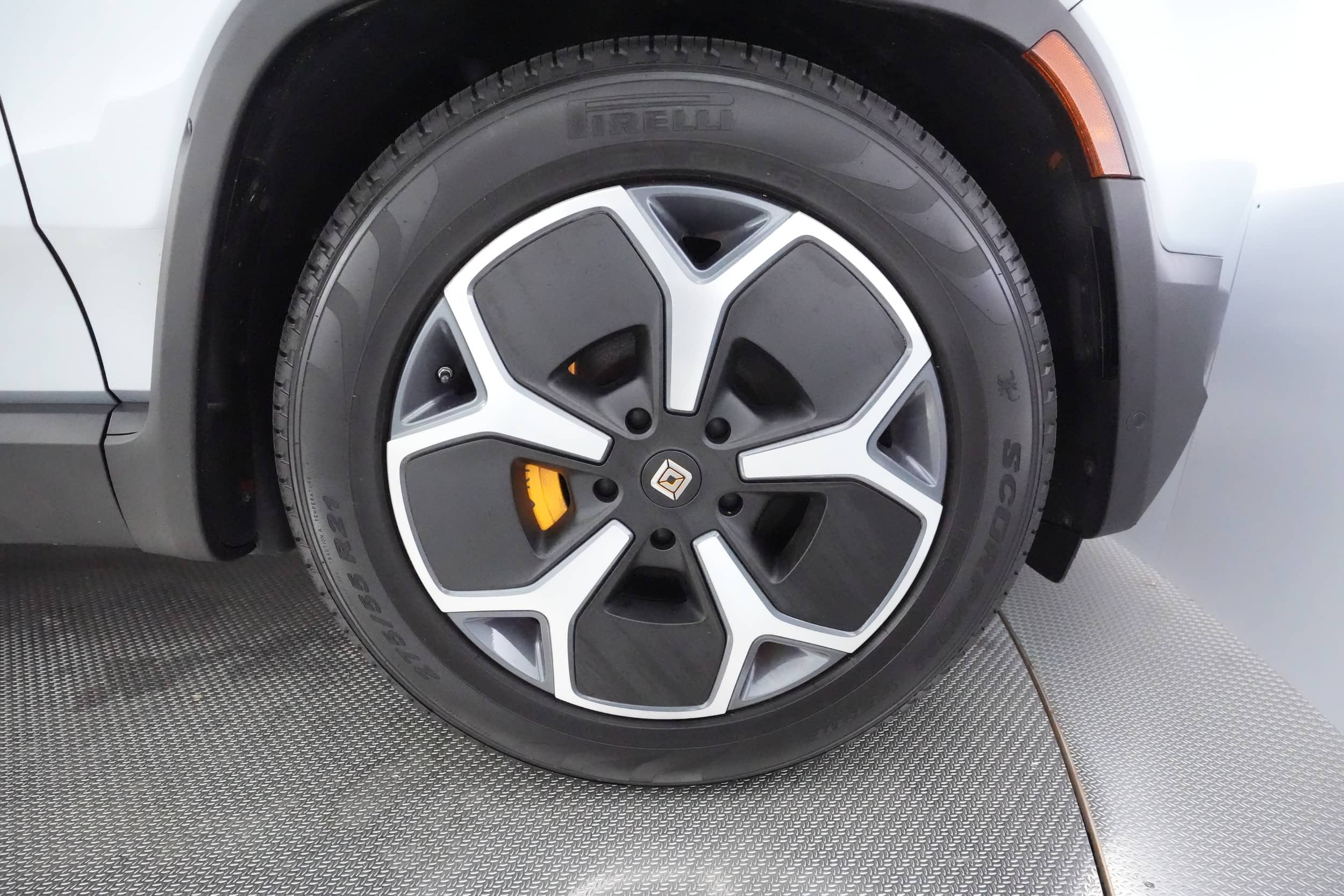 EverCars Co. vehicle image 16 for Rivian R1T -  Adventure on EverCars Co.