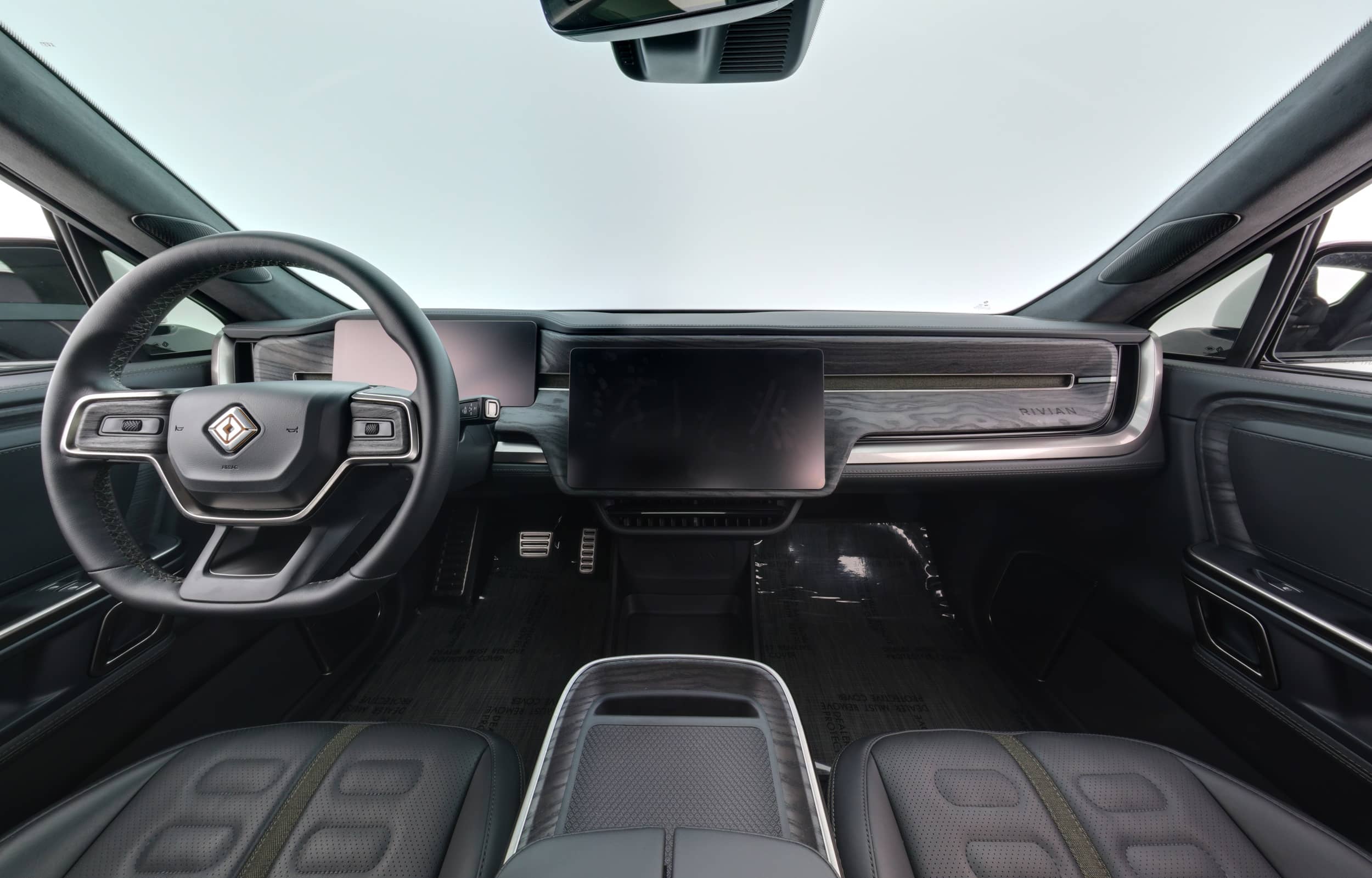 EverCars Co. vehicle image 18 for Rivian R1T -  Adventure on EverCars Co.
