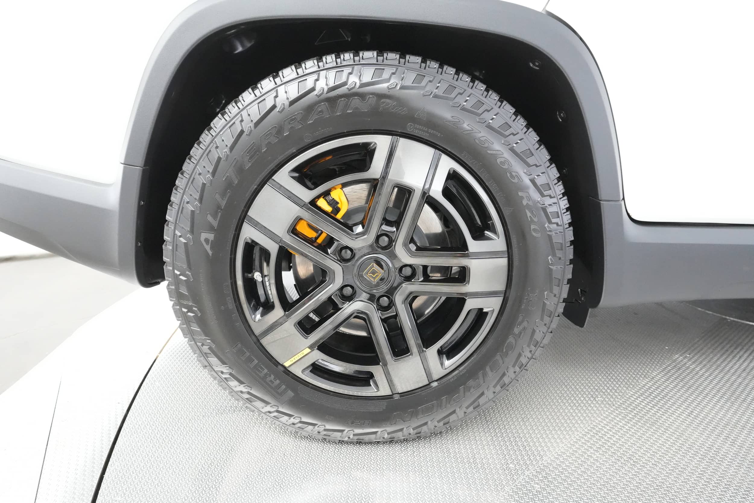 EverCars Co. vehicle image 17 for Rivian R1T -  Adventure on EverCars Co.