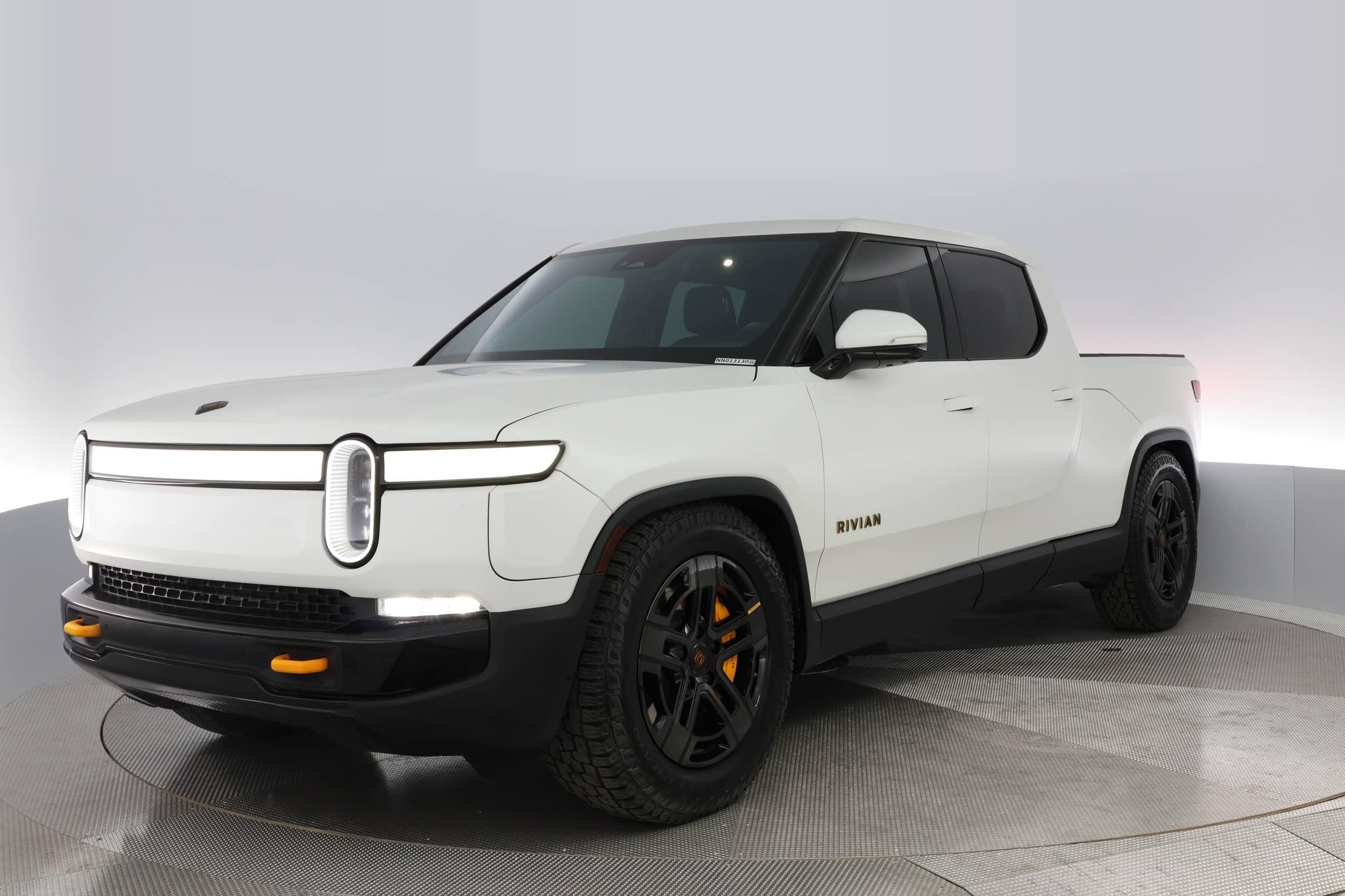 EverCars Co. vehicle image 6 for Rivian R1T -  Adventure on EverCars Co.
