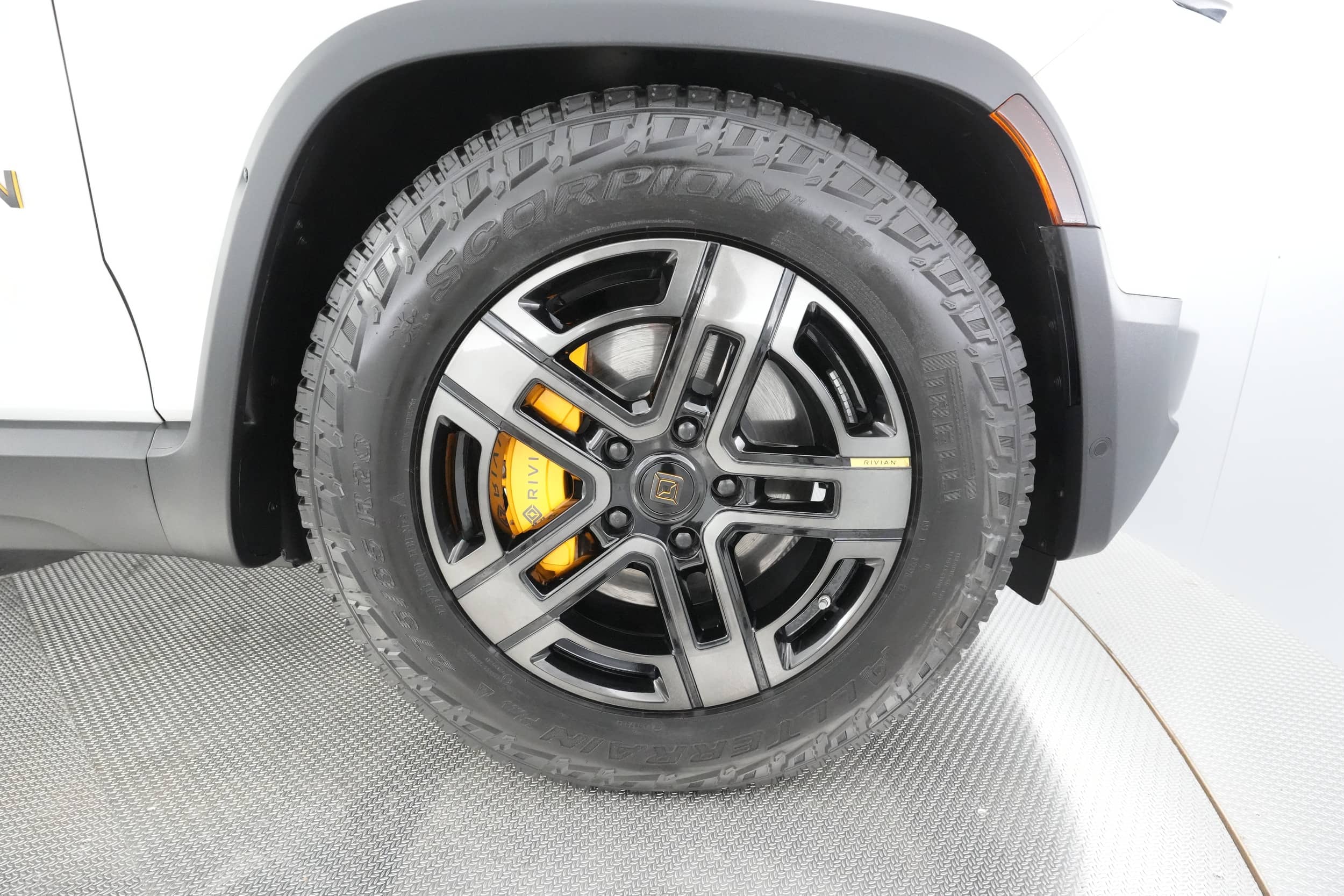 EverCars Co. vehicle image 16 for Rivian R1T -  Adventure on EverCars Co.