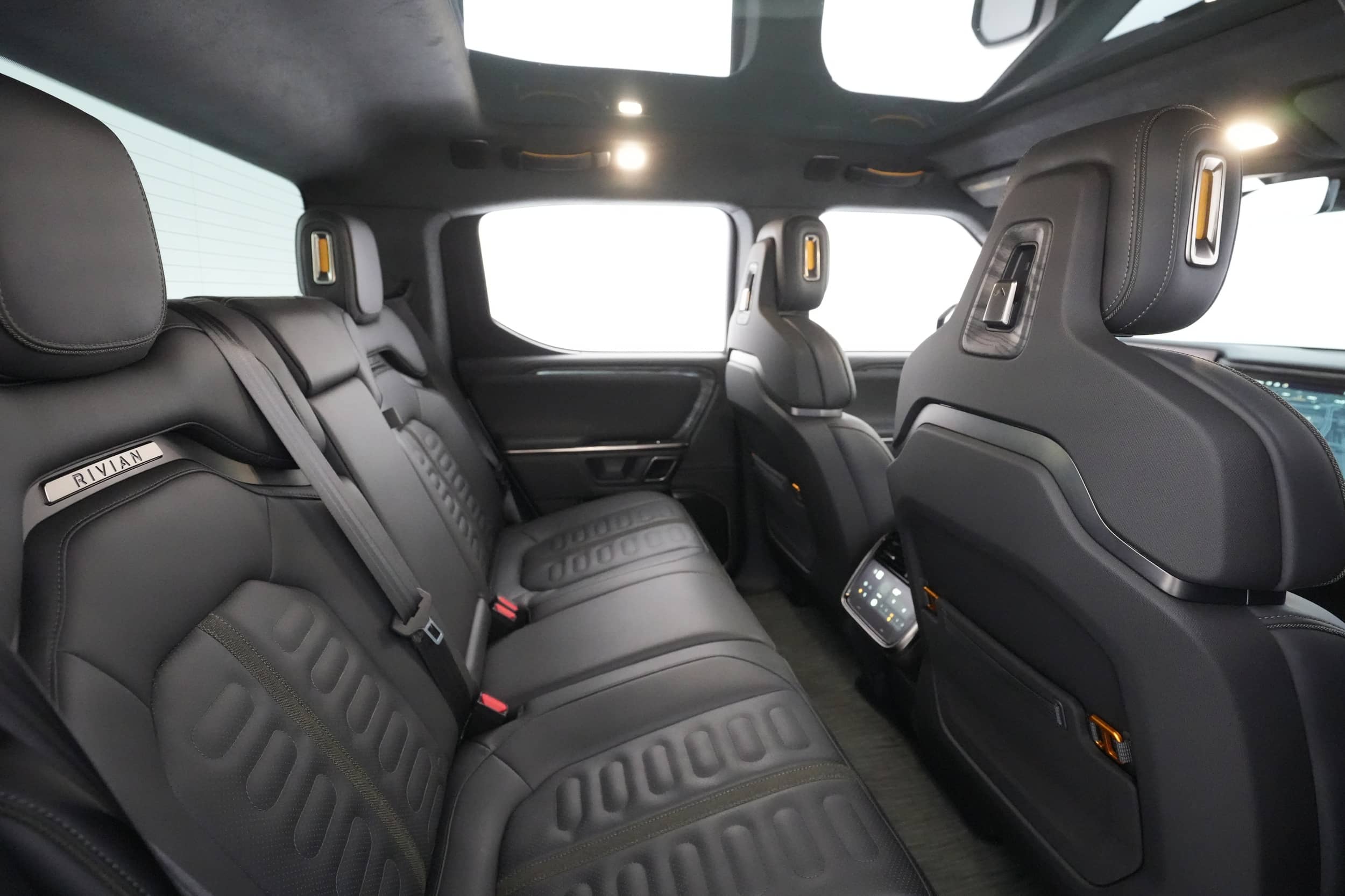 EverCars Co. vehicle image 22 for Rivian R1T -  Adventure on EverCars Co.