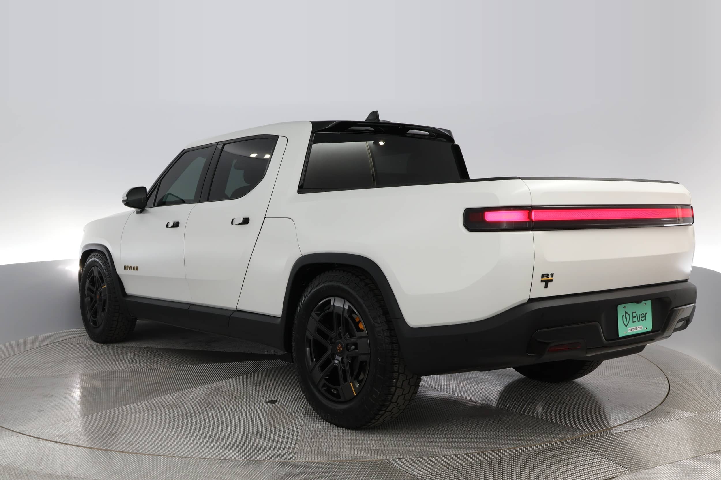 EverCars Co. vehicle image 12 for Rivian R1T -  Adventure on EverCars Co.
