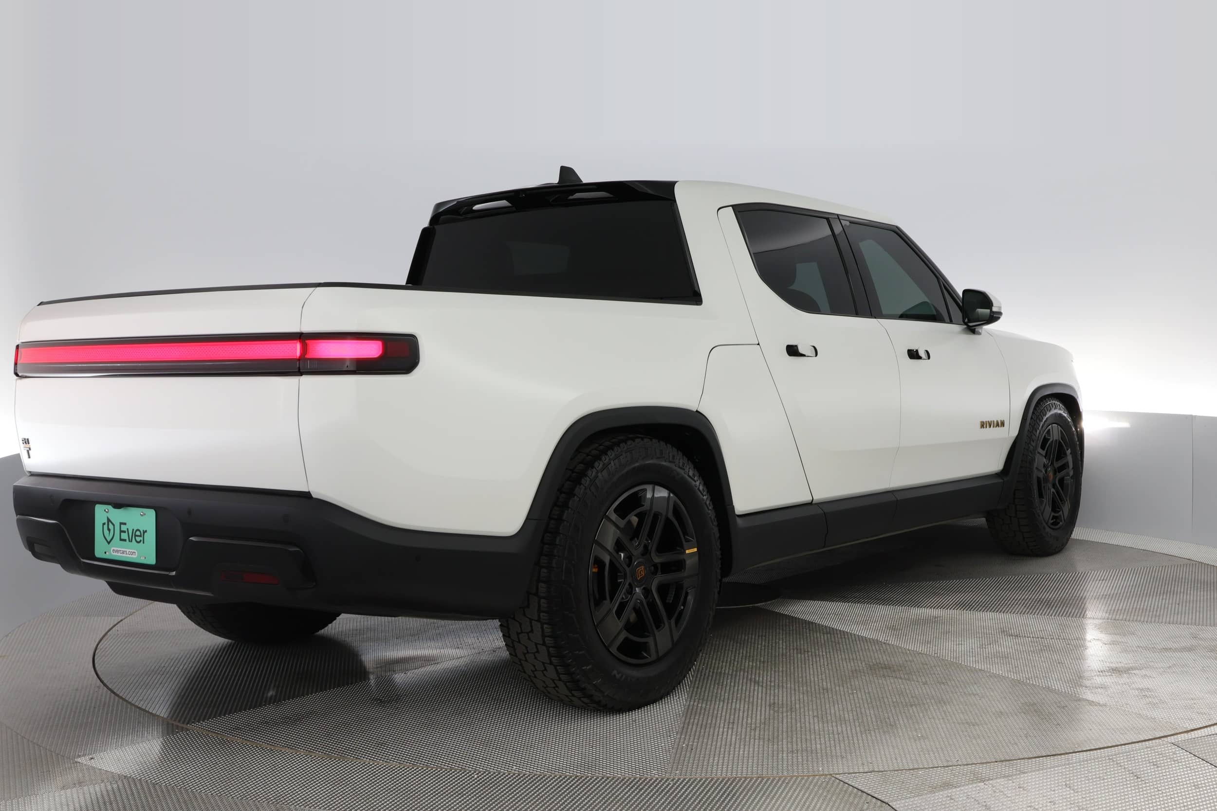 EverCars Co. vehicle image 10 for Rivian R1T -  Adventure on EverCars Co.