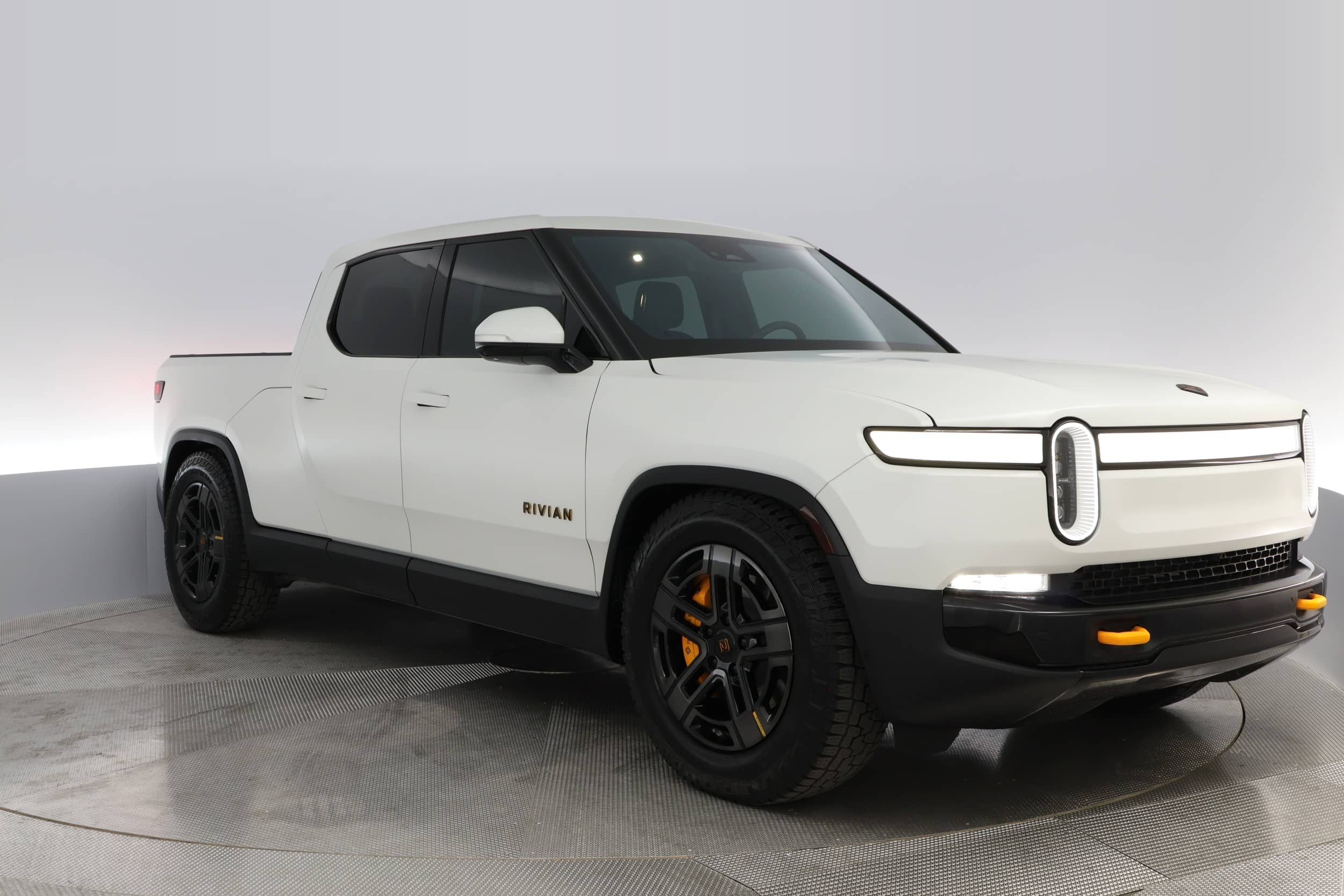 EverCars Co. vehicle image 8 for Rivian R1T -  Adventure on EverCars Co.