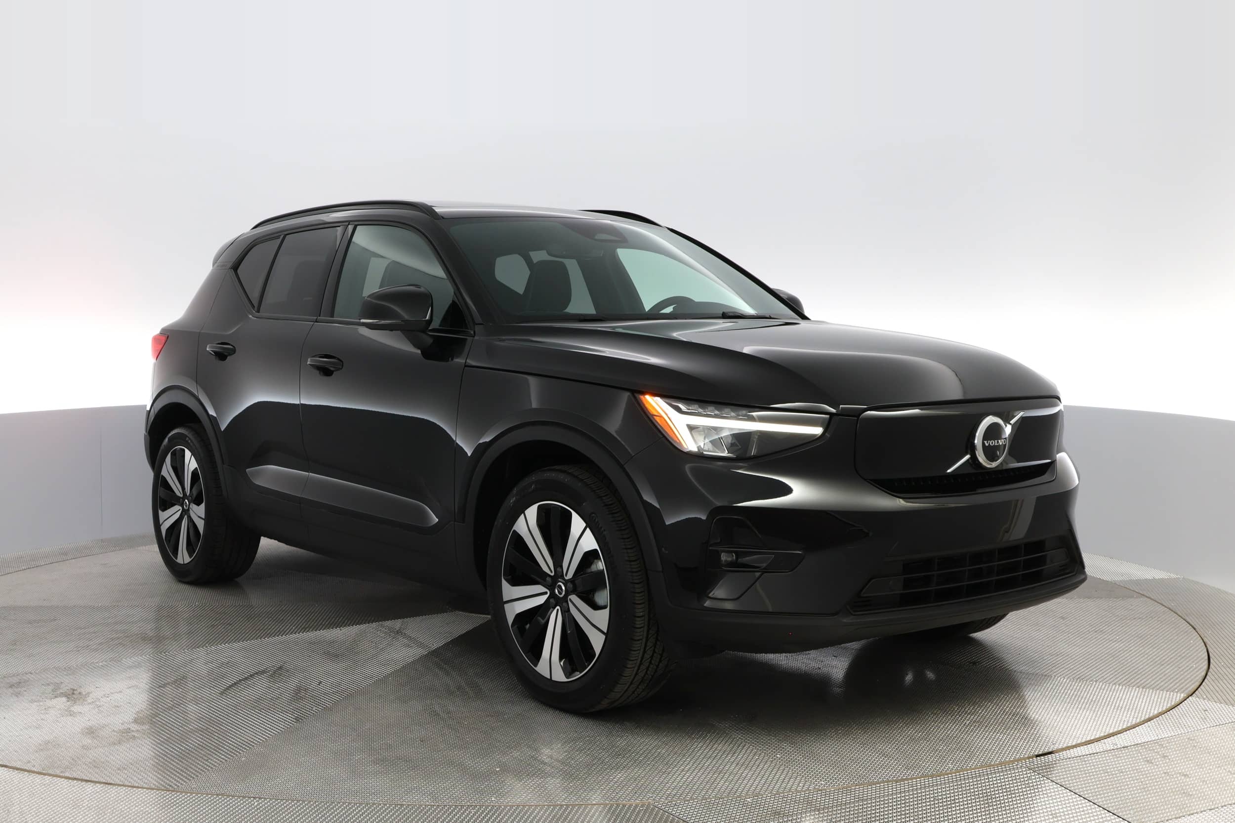 EverCars Co. vehicle image 8 for Volvo XC40 Recharge -  Twin Plus on EverCars Co.