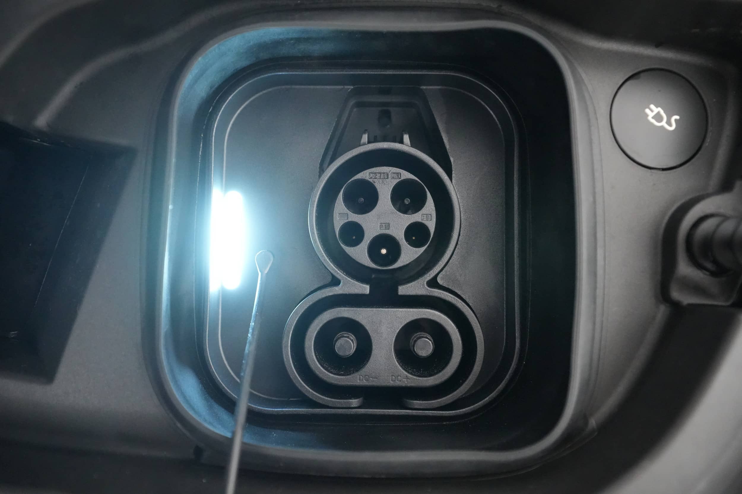 EverCars Co. vehicle image 26 for Volvo XC40 Recharge -  Twin Plus on EverCars Co.