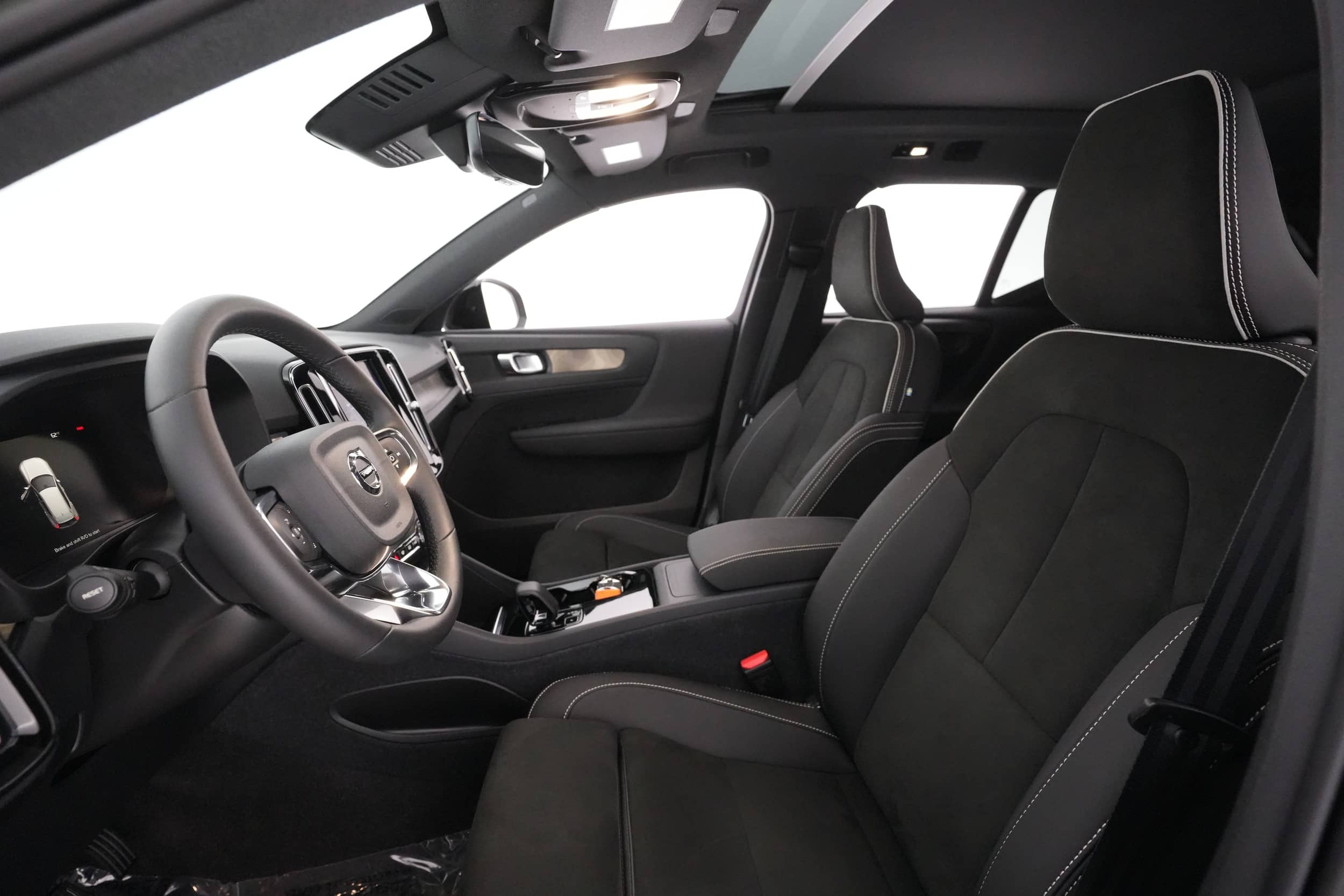 EverCars Co. vehicle image 19 for Volvo XC40 Recharge -  Twin Plus on EverCars Co.