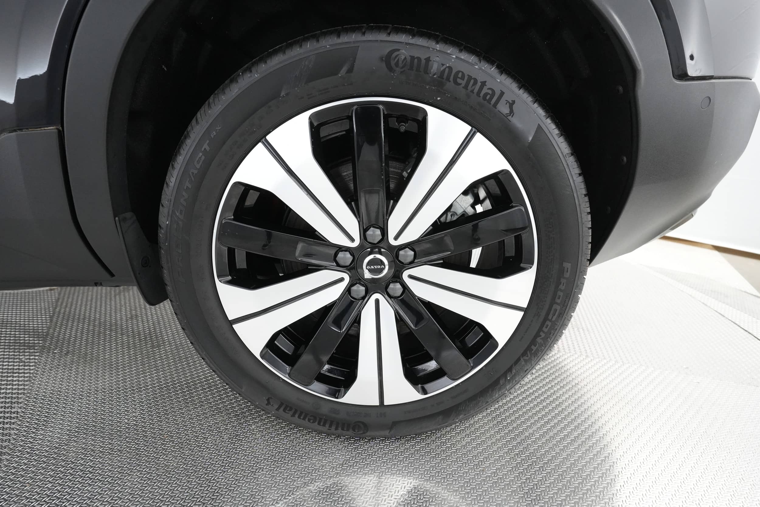EverCars Co. vehicle image 15 for Volvo XC40 Recharge -  Twin Plus on EverCars Co.