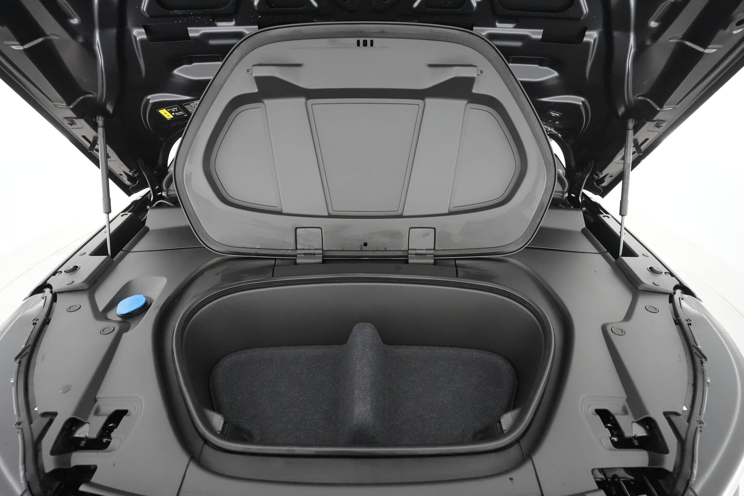 EverCars Co. vehicle image 24 for Volvo XC40 Recharge -  Twin Plus on EverCars Co.