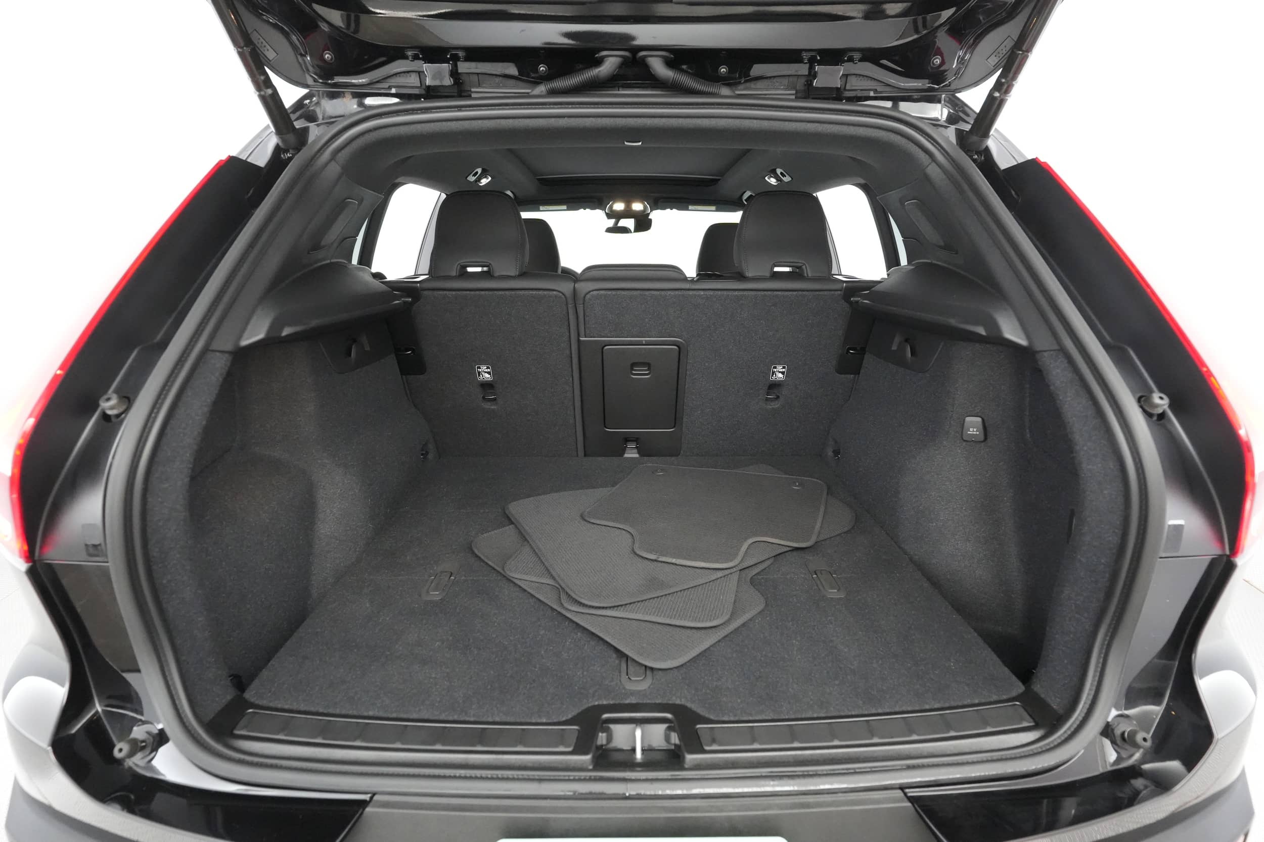 EverCars Co. vehicle image 23 for Volvo XC40 Recharge -  Twin Plus on EverCars Co.