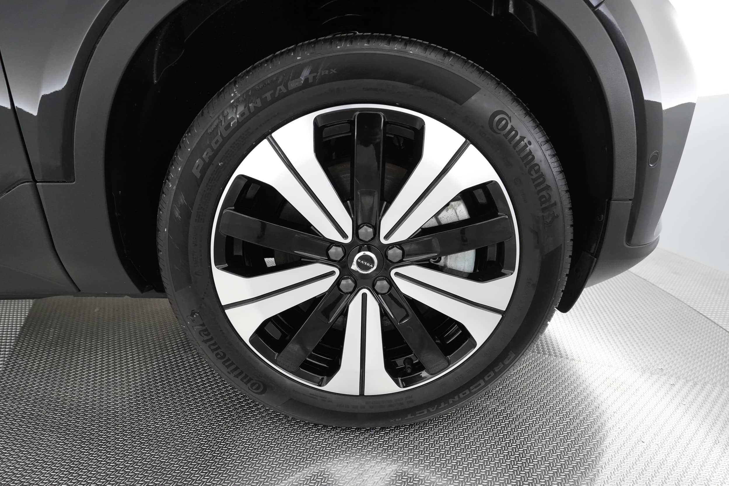 EverCars Co. vehicle image 16 for Volvo XC40 Recharge -  Twin Plus on EverCars Co.