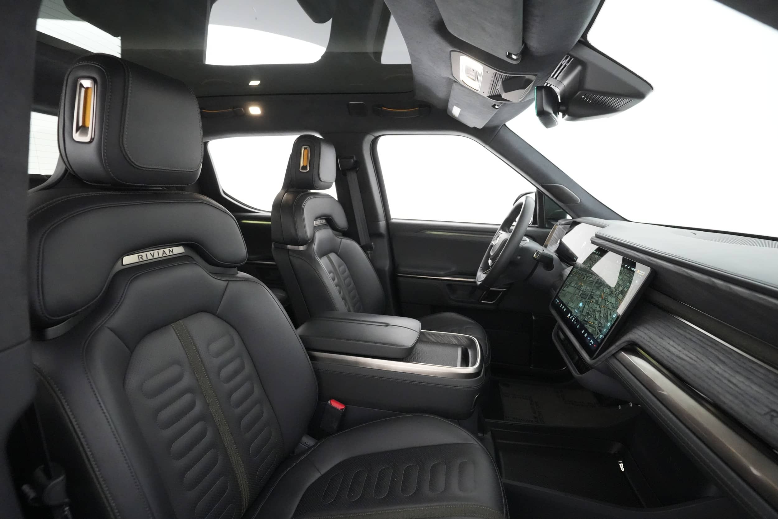 EverCars Co. vehicle image 21 for Rivian R1T -  Adventure on EverCars Co.