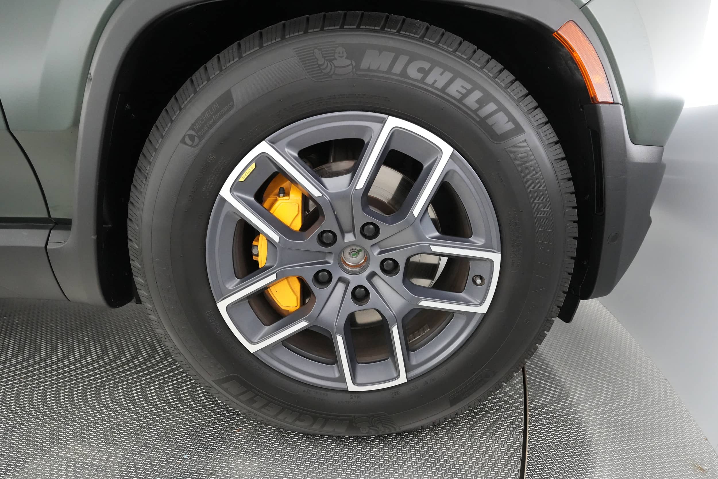EverCars Co. vehicle image 16 for Rivian R1T -  Adventure on EverCars Co.