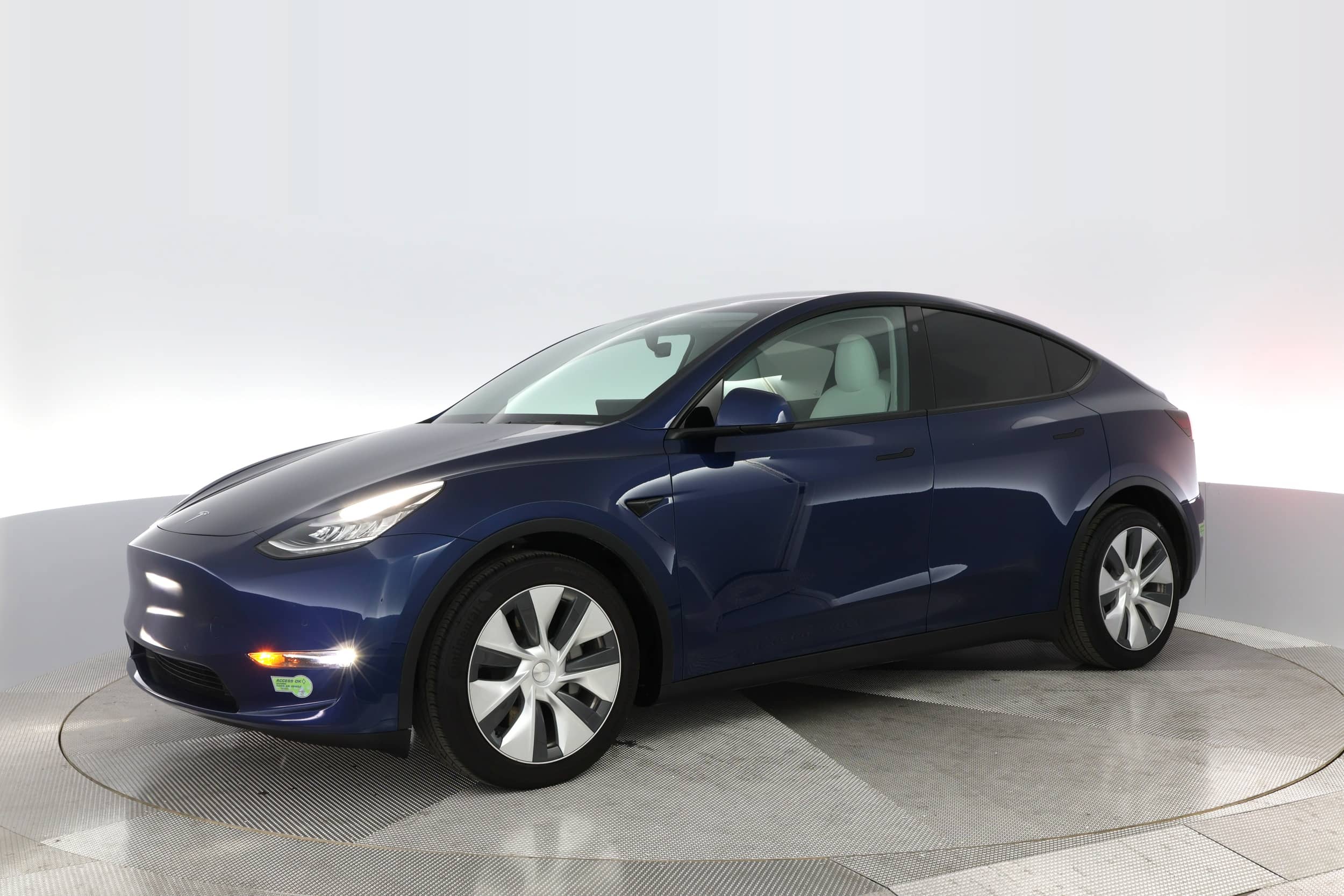 EverCars Co. vehicle image 13 for Tesla Model Y -  Long Range on EverCars Co.