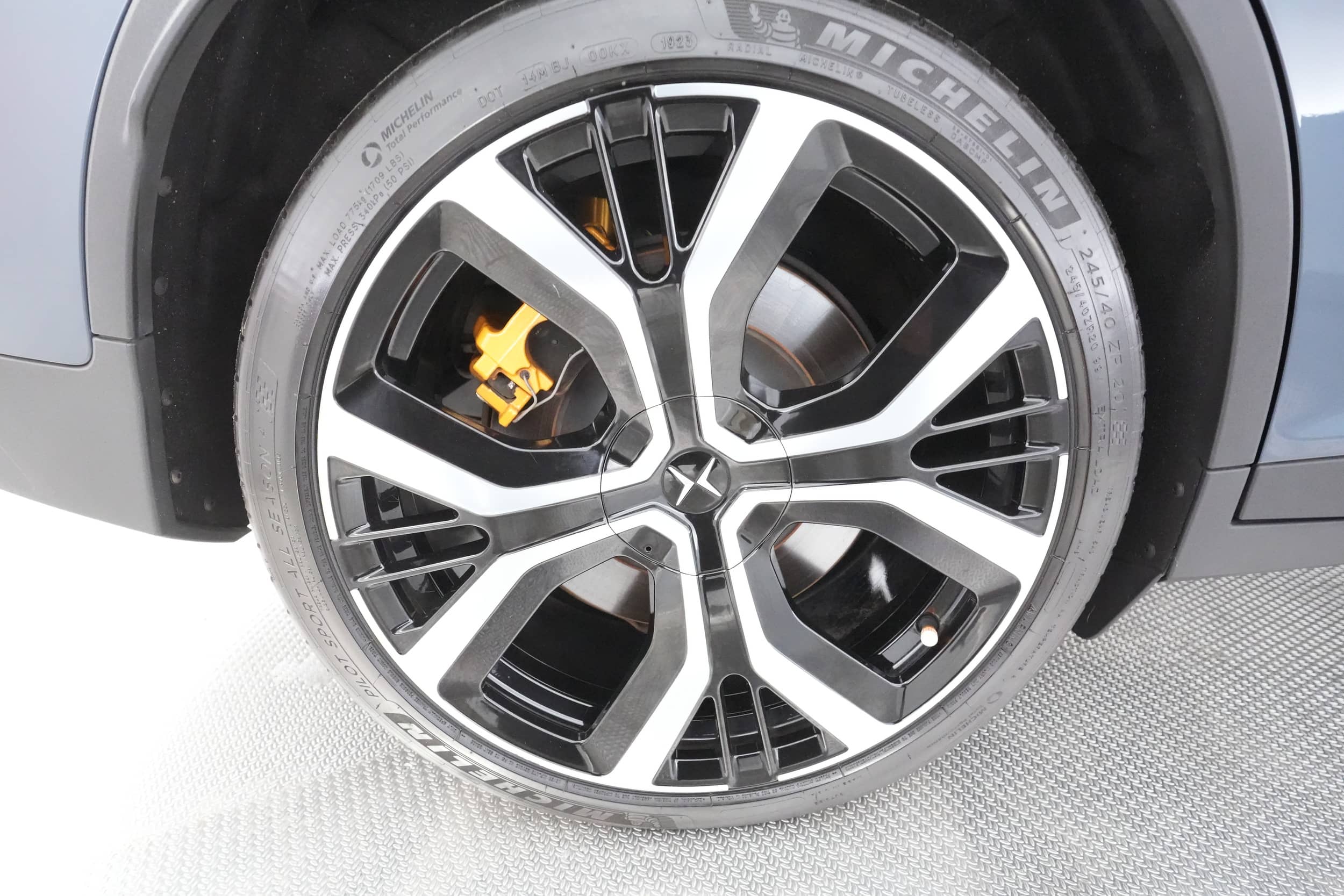 EverCars Co. vehicle image 17 for Polestar 2 -  Launch Edition on EverCars Co.