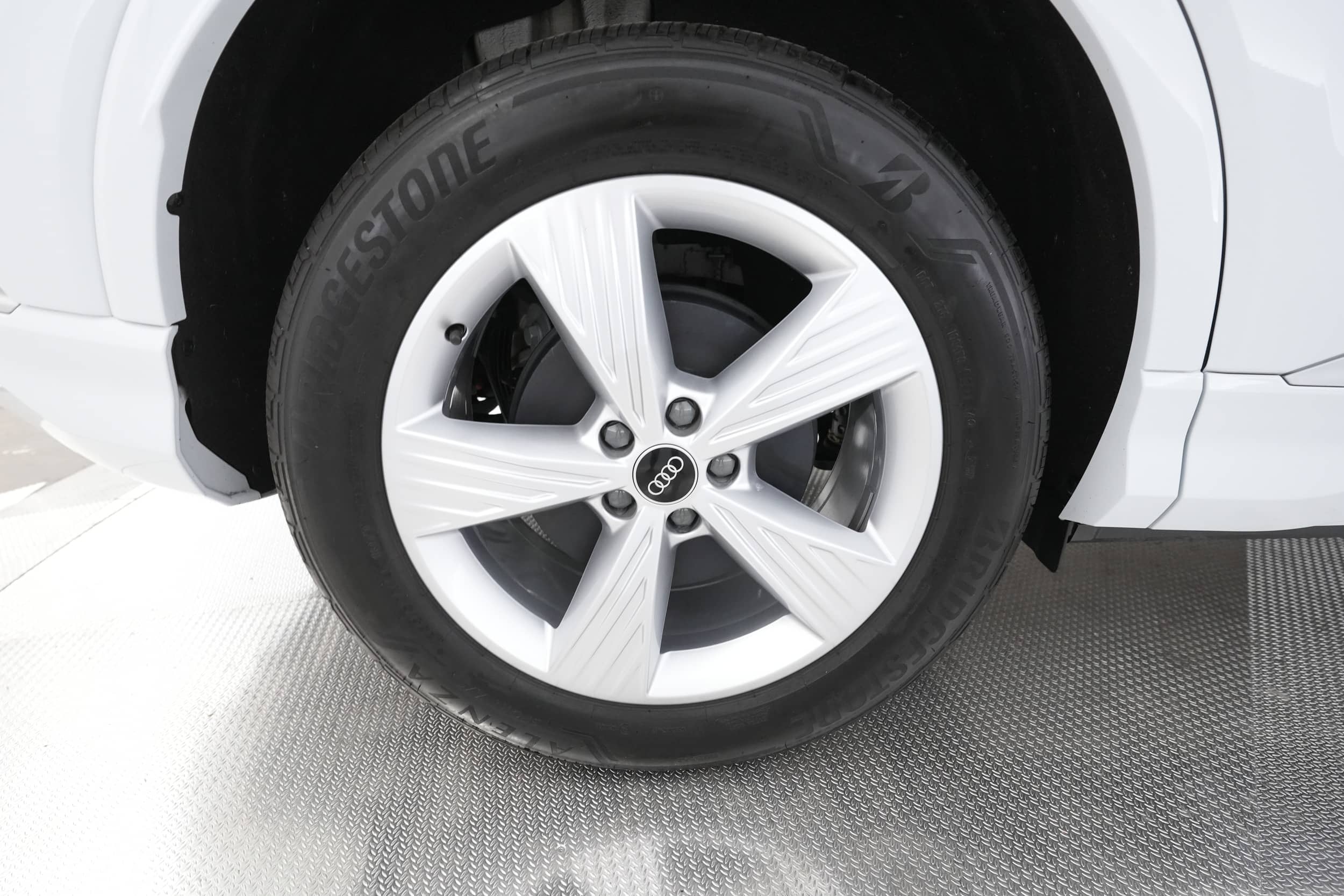 EverCars Co. vehicle image 17 for Audi Q4 e-tron -  Premium 50 on EverCars Co.