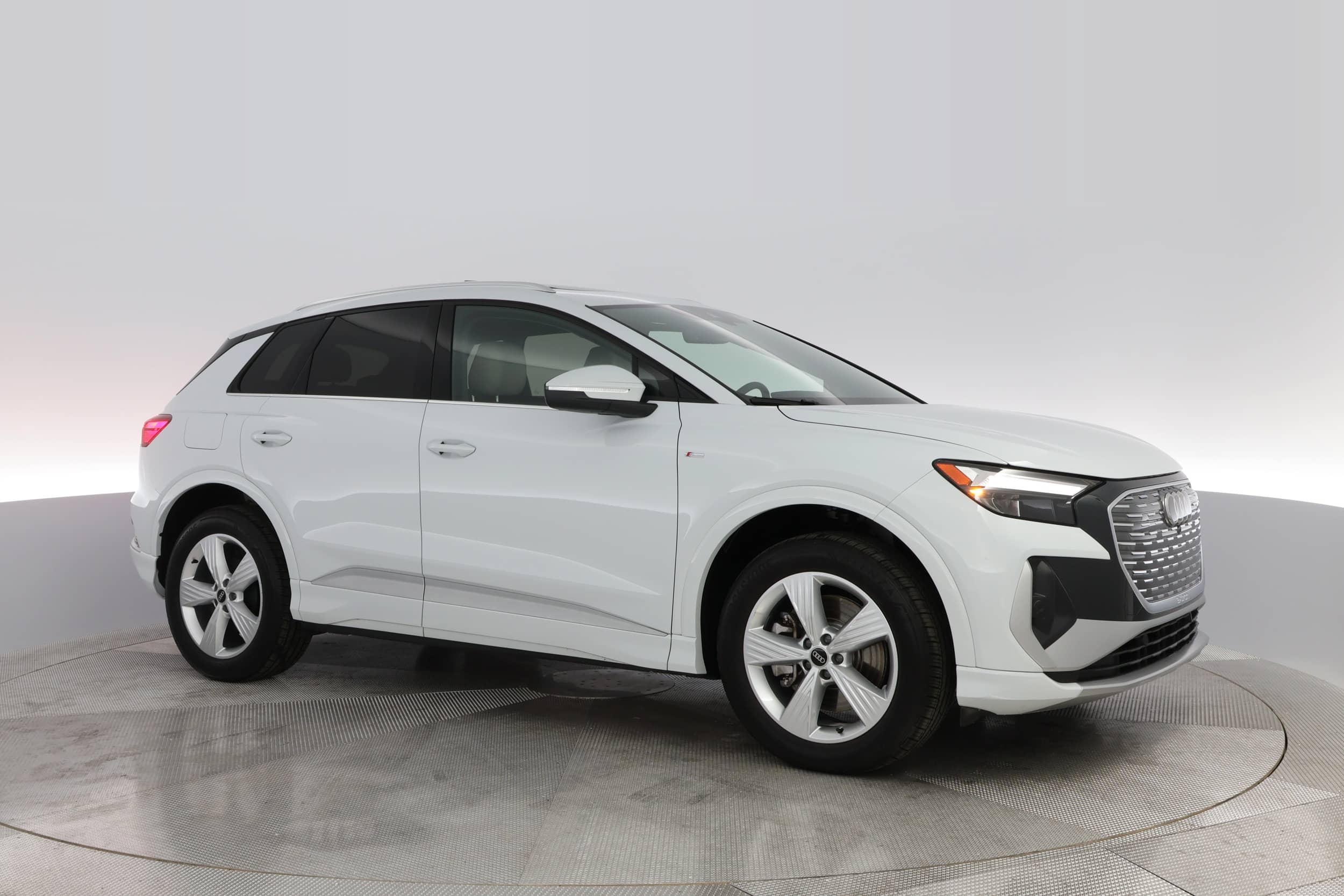 EverCars Co. vehicle image 9 for Audi Q4 e-tron -  Premium 50 on EverCars Co.
