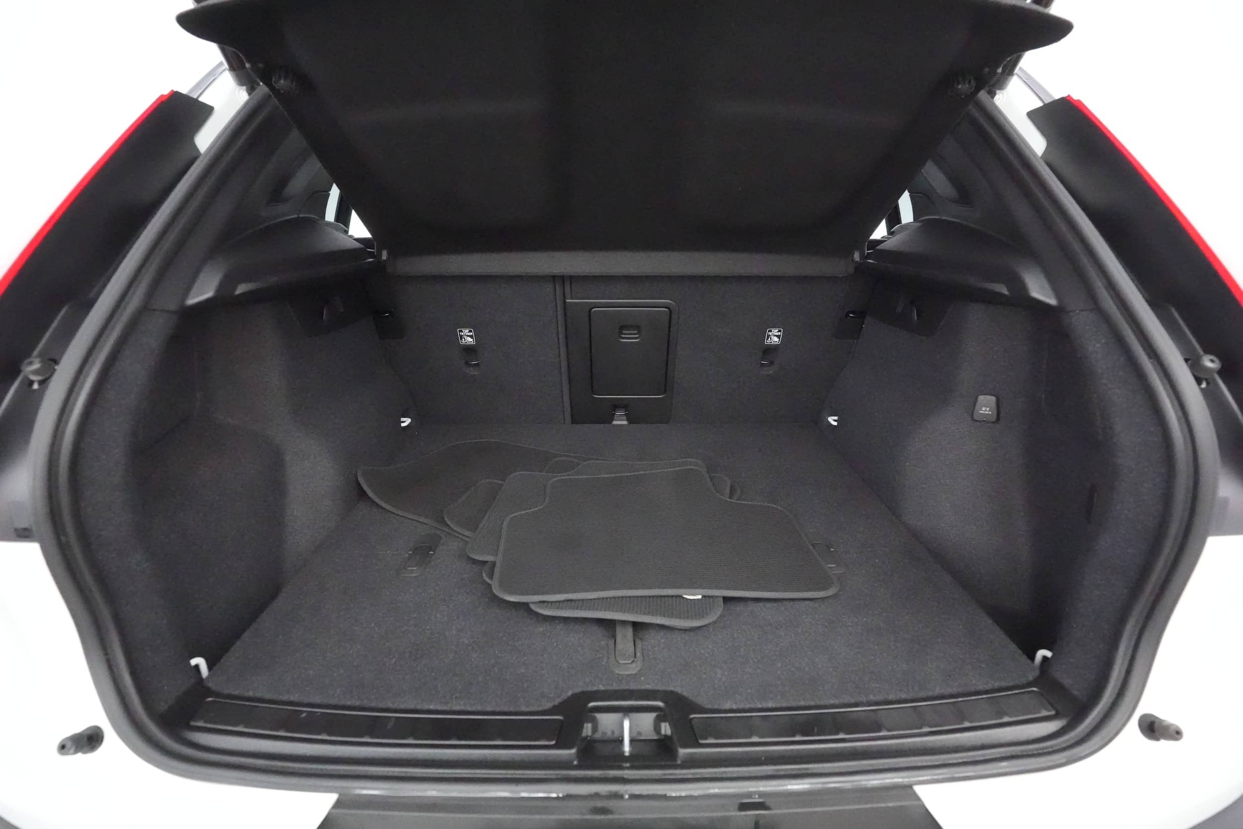 EverCars Co. vehicle image 22 for Volvo XC40 Recharge -  Twin Plus on EverCars Co.