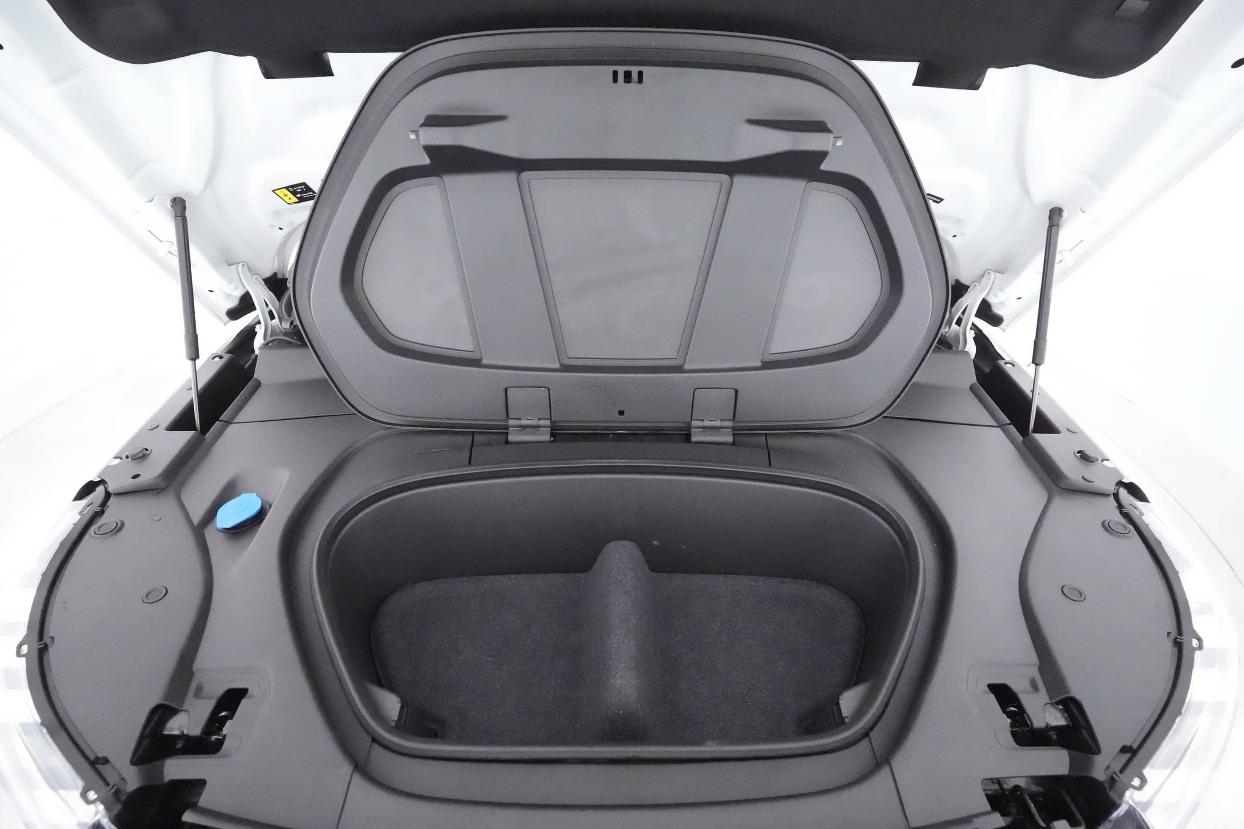 EverCars Co. vehicle image 23 for Volvo XC40 Recharge -  Twin Plus on EverCars Co.