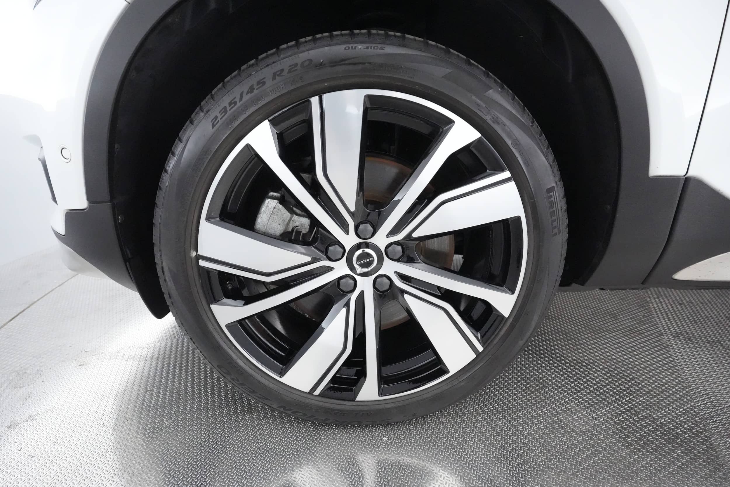 EverCars Co. vehicle image 13 for Volvo XC40 Recharge -  Twin Plus on EverCars Co.