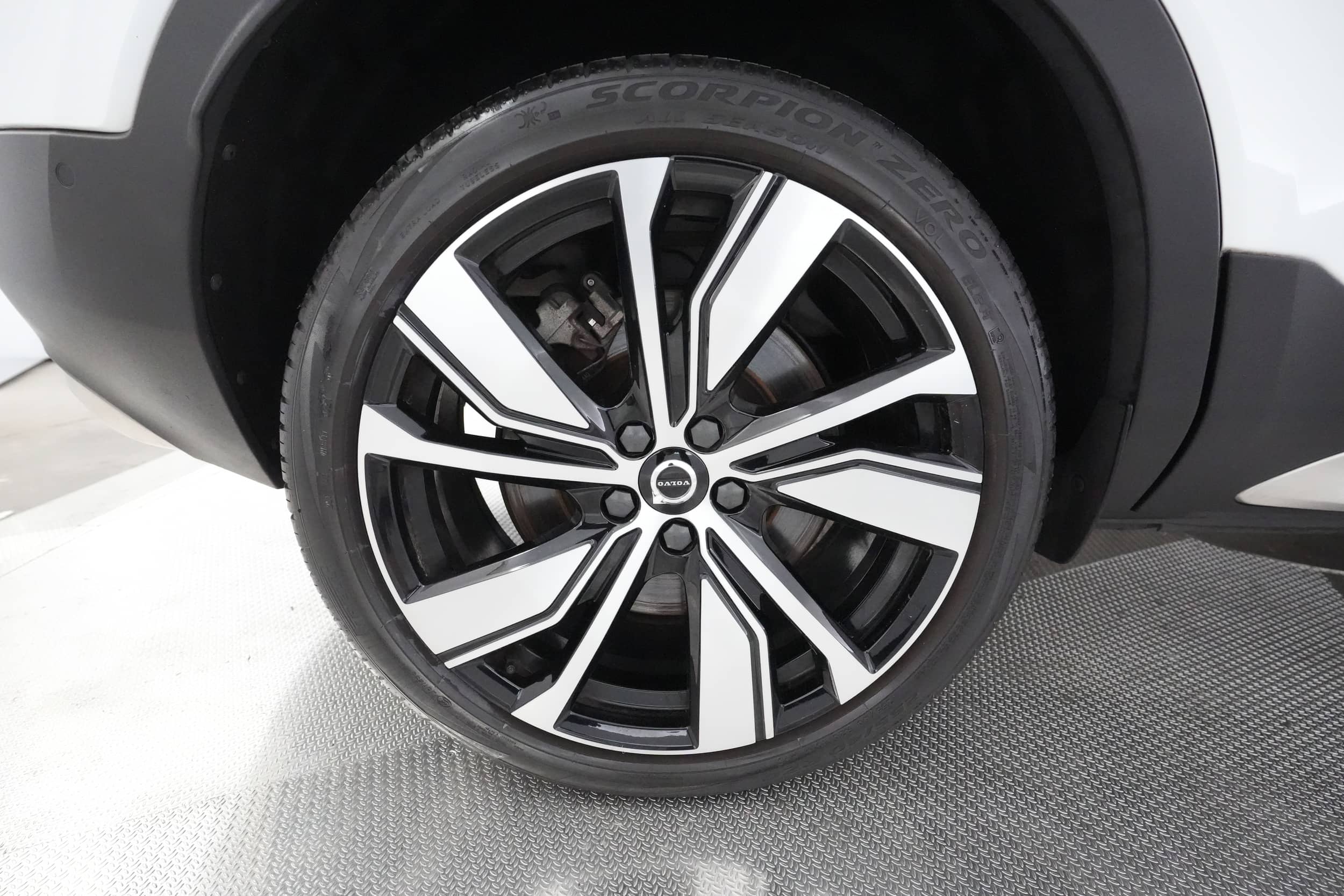 EverCars Co. vehicle image 16 for Volvo XC40 Recharge -  Twin Plus on EverCars Co.