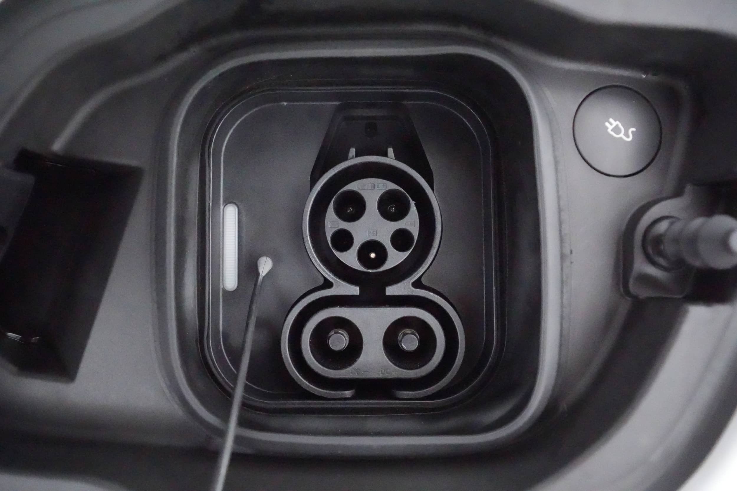 EverCars Co. vehicle image 25 for Volvo XC40 Recharge -  Twin Plus on EverCars Co.