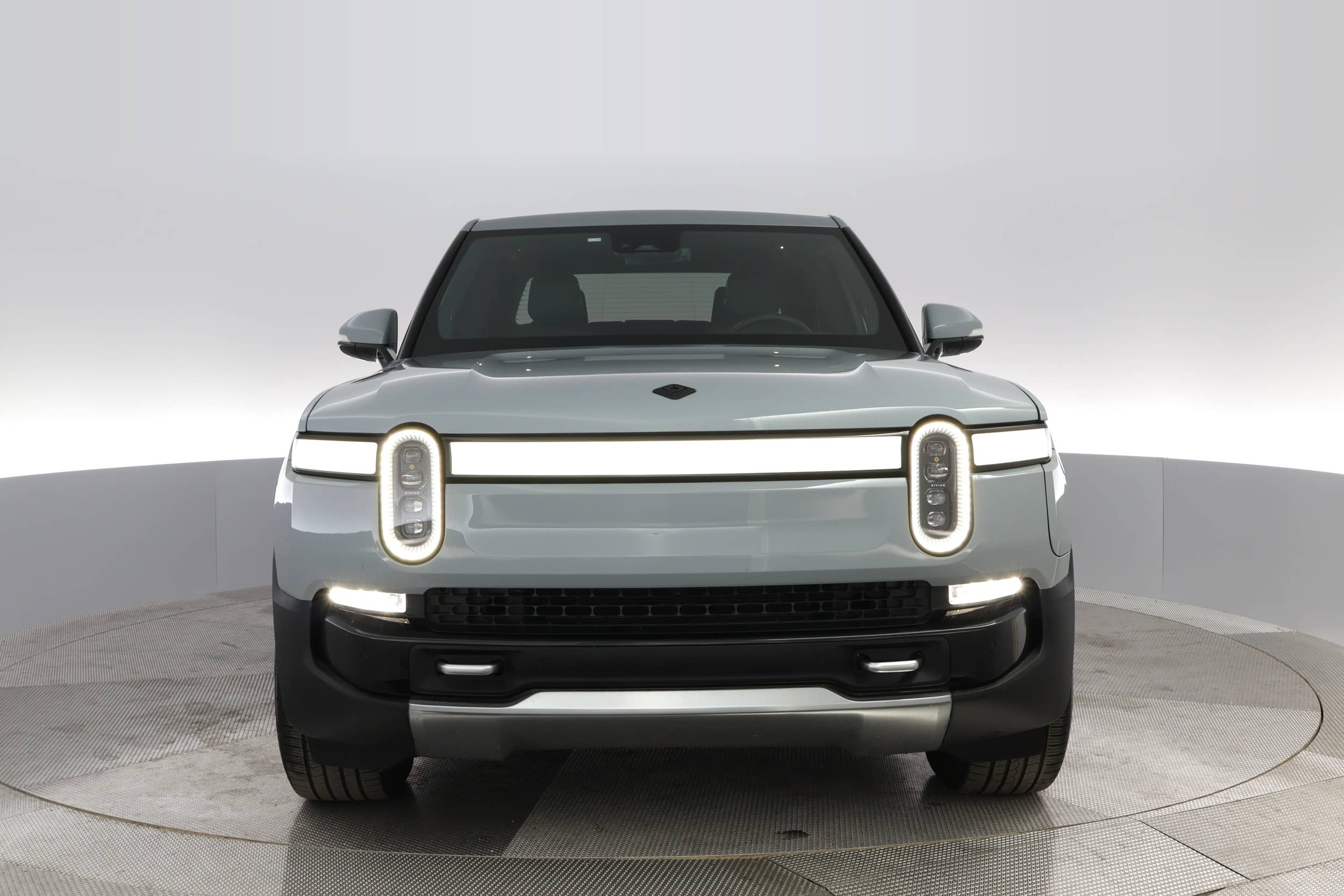 EverCars Co. vehicle image 6 for Rivian R1T -  Adventure on EverCars Co.