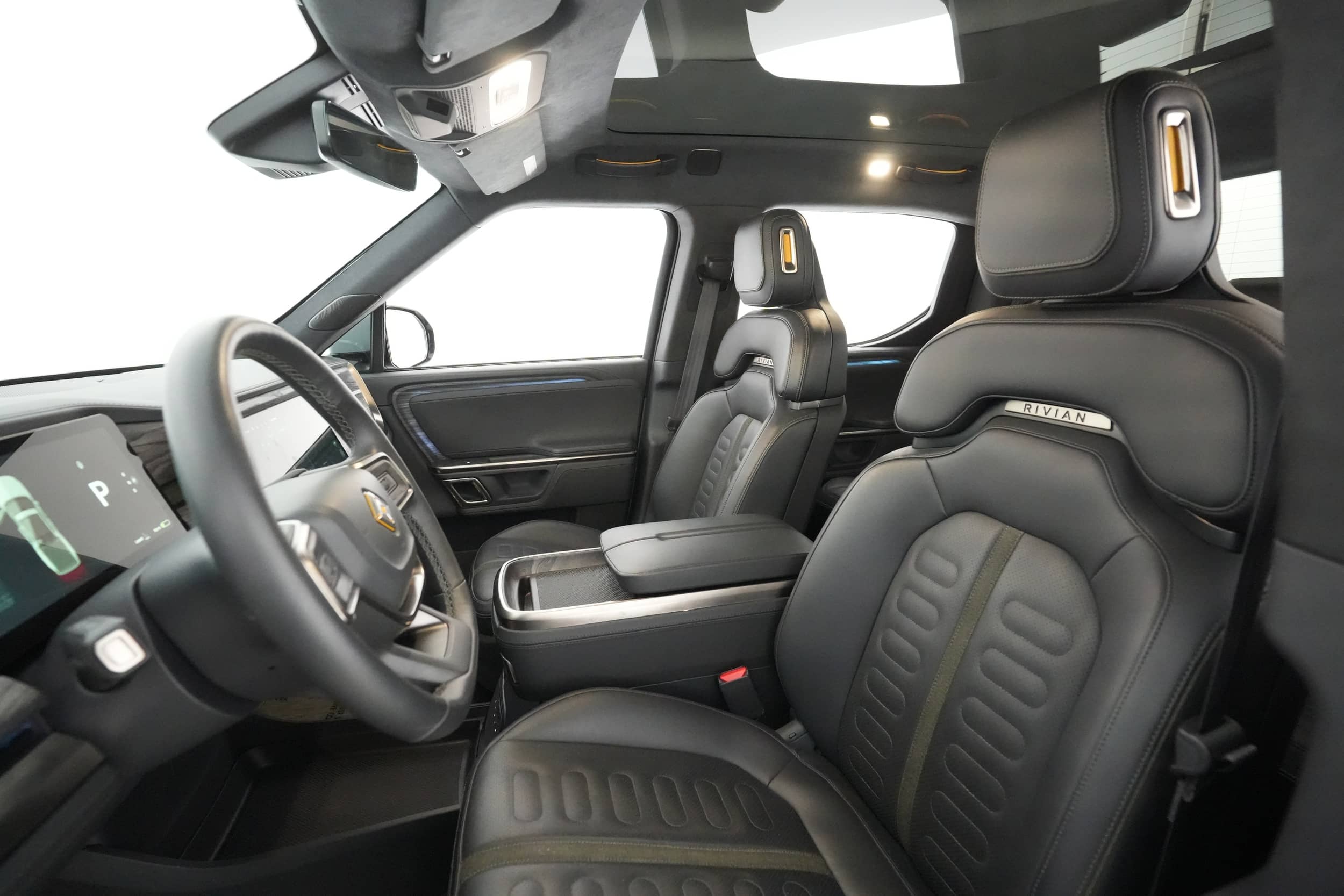 EverCars Co. vehicle image 18 for Rivian R1T -  Adventure on EverCars Co.