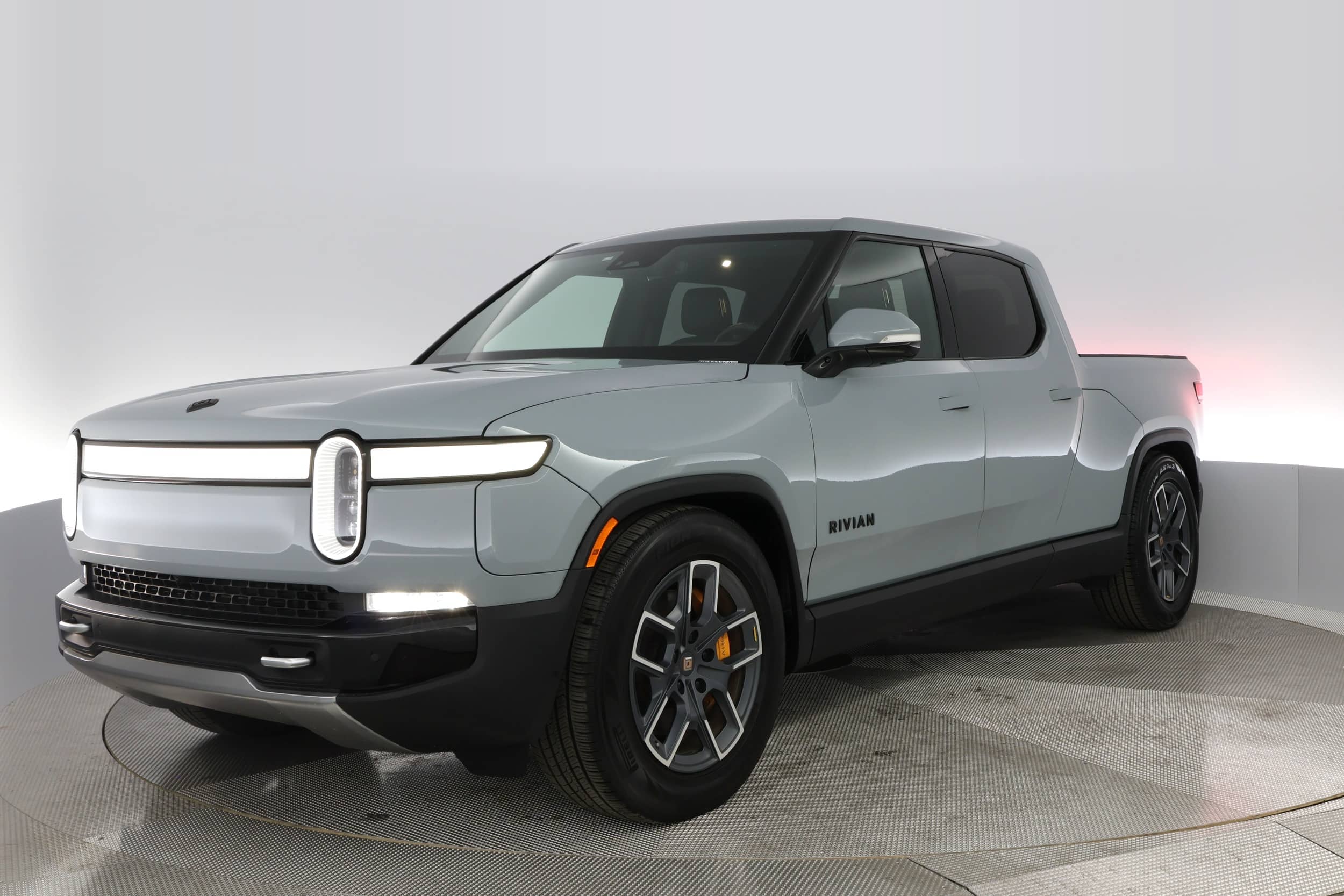 EverCars Co. vehicle image 1 for Rivian R1T -  Adventure on EverCars Co.