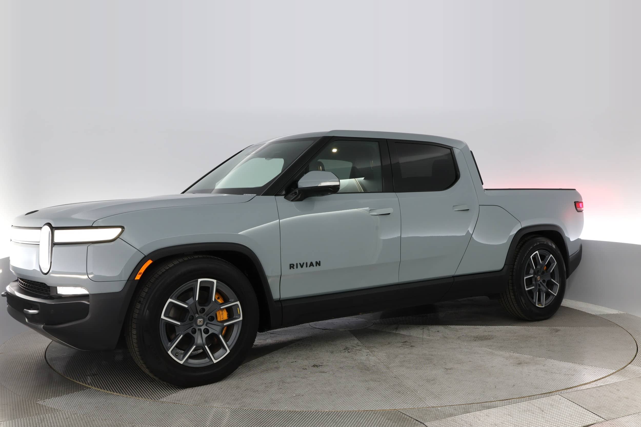 EverCars Co. vehicle image 11 for Rivian R1T -  Adventure on EverCars Co.