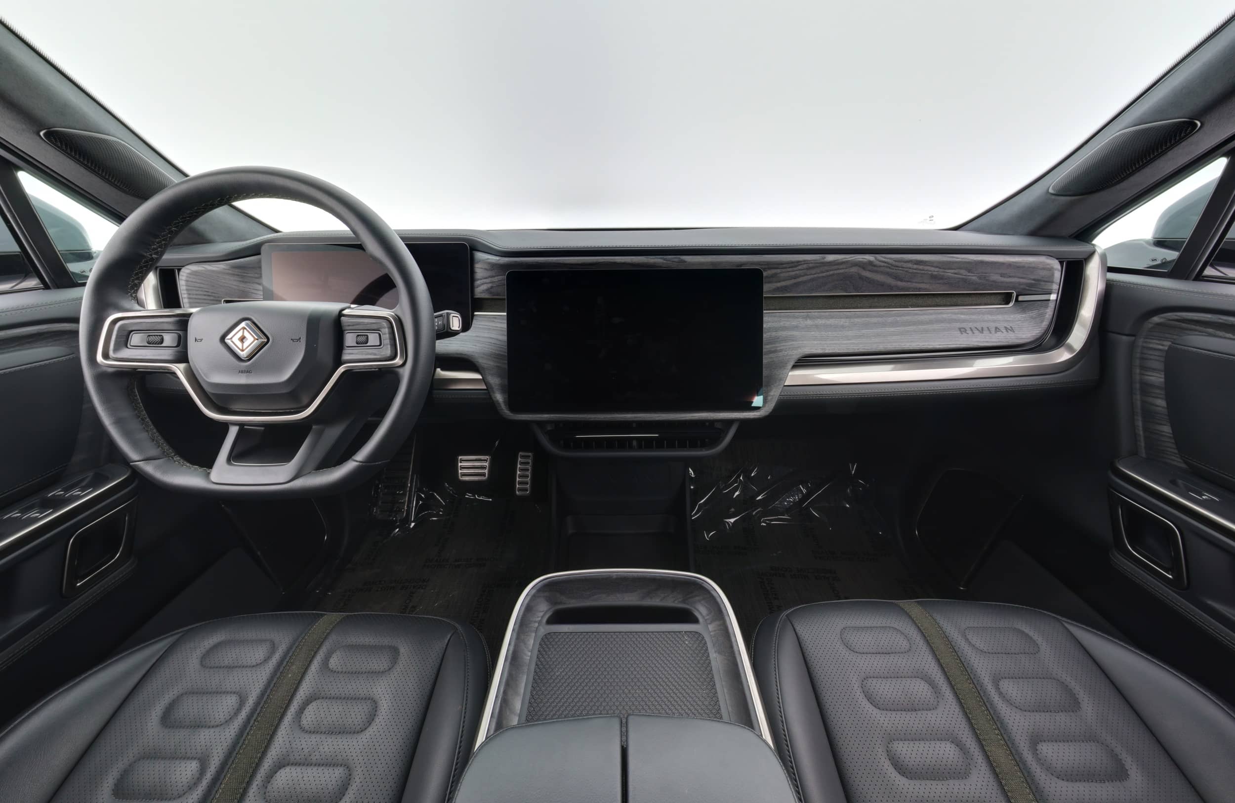 EverCars Co. vehicle image 17 for Rivian R1T -  Adventure on EverCars Co.