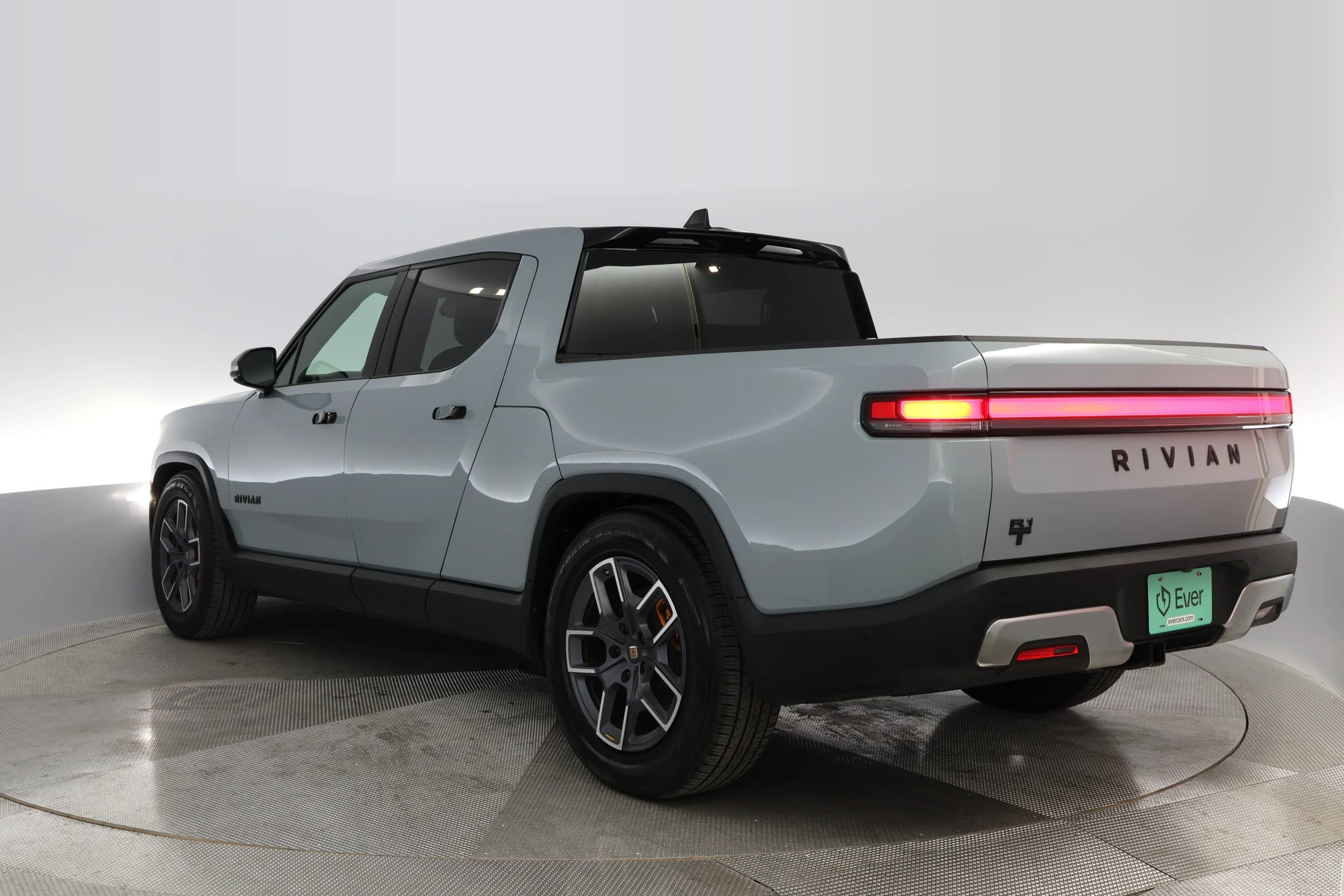 EverCars Co. vehicle image 10 for Rivian R1T -  Adventure on EverCars Co.