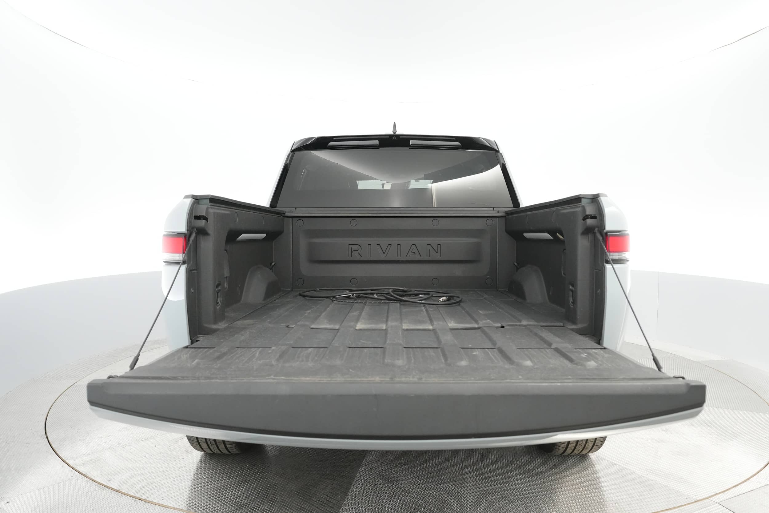 EverCars Co. vehicle image 25 for Rivian R1T -  Adventure on EverCars Co.