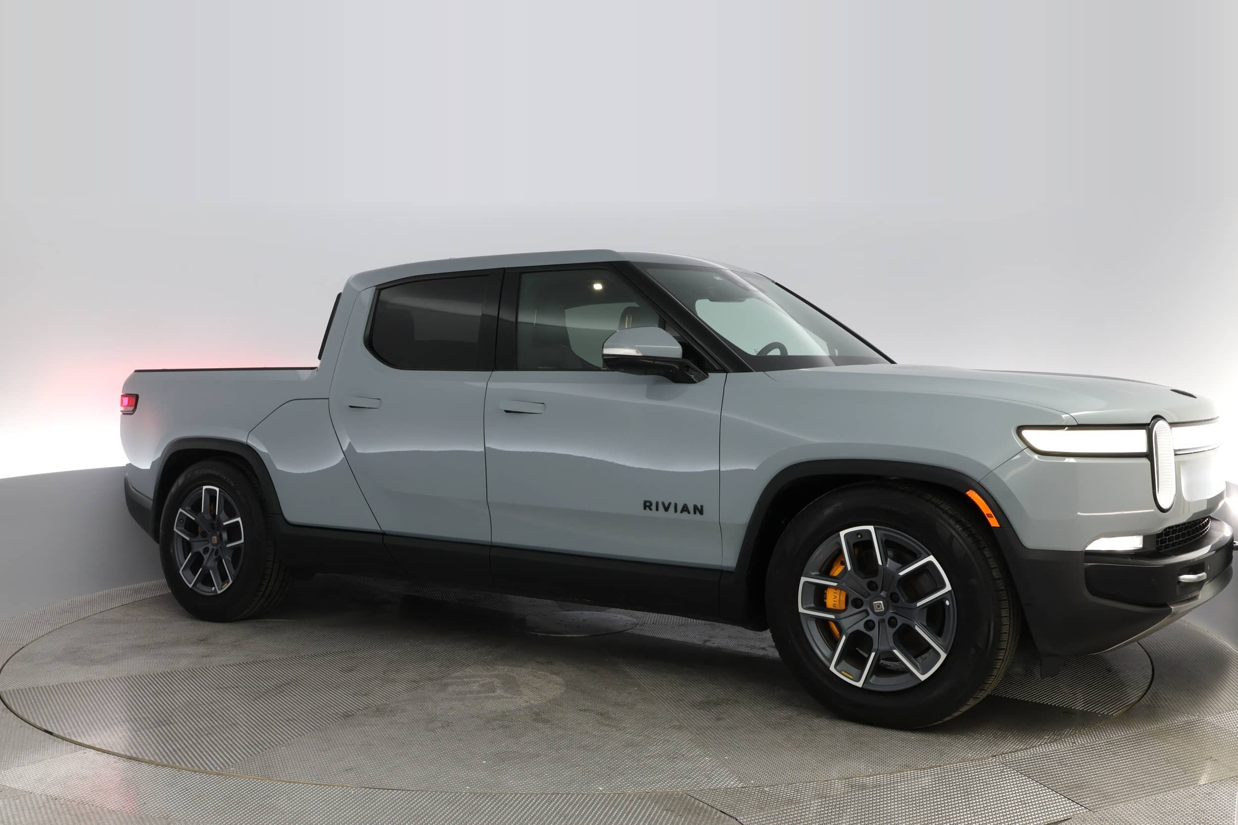 EverCars Co. vehicle image 8 for Rivian R1T -  Adventure on EverCars Co.
