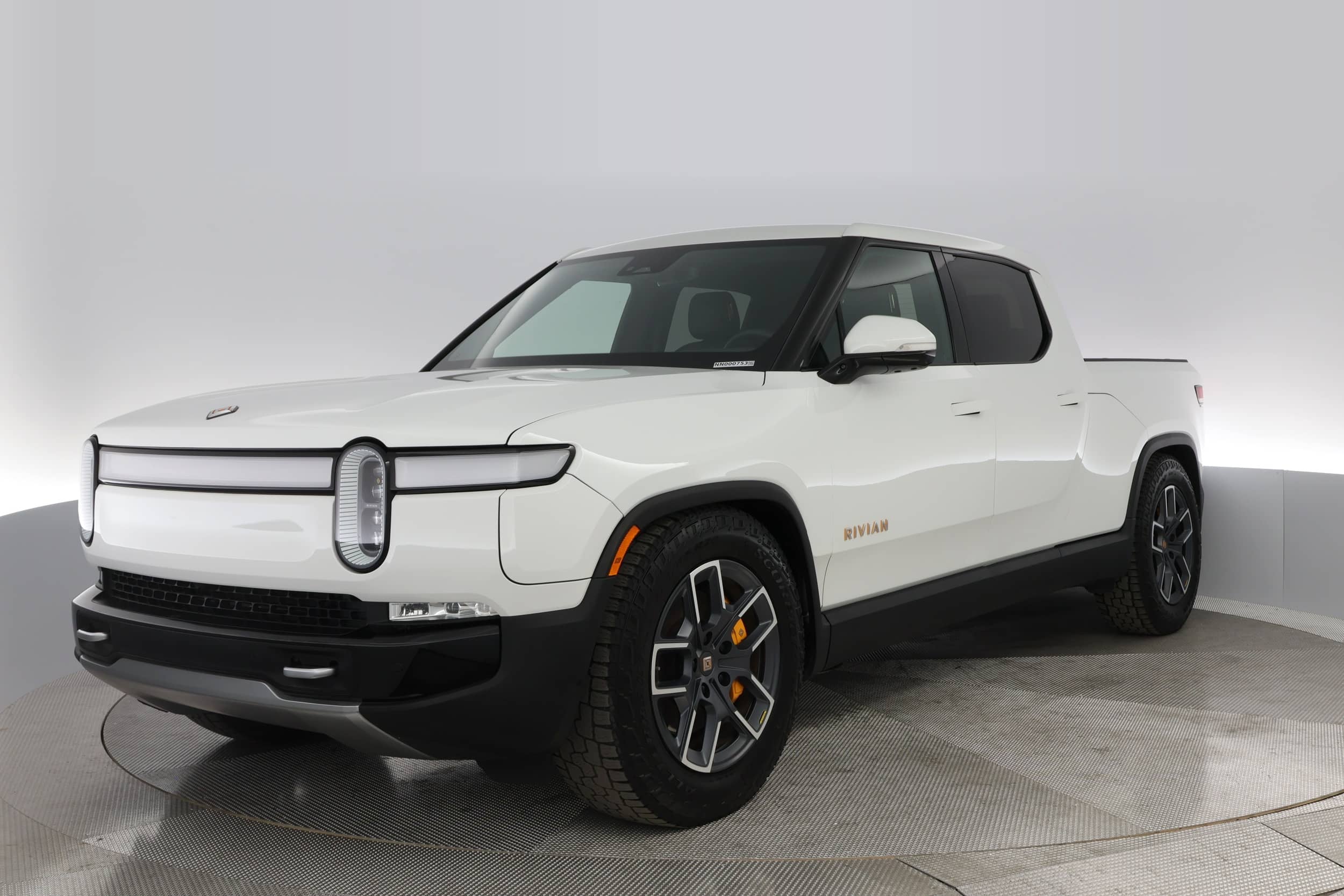 EverCars Co. featured vehicle's image for Rivian R1T -  Launch Edition on EverCars Co.