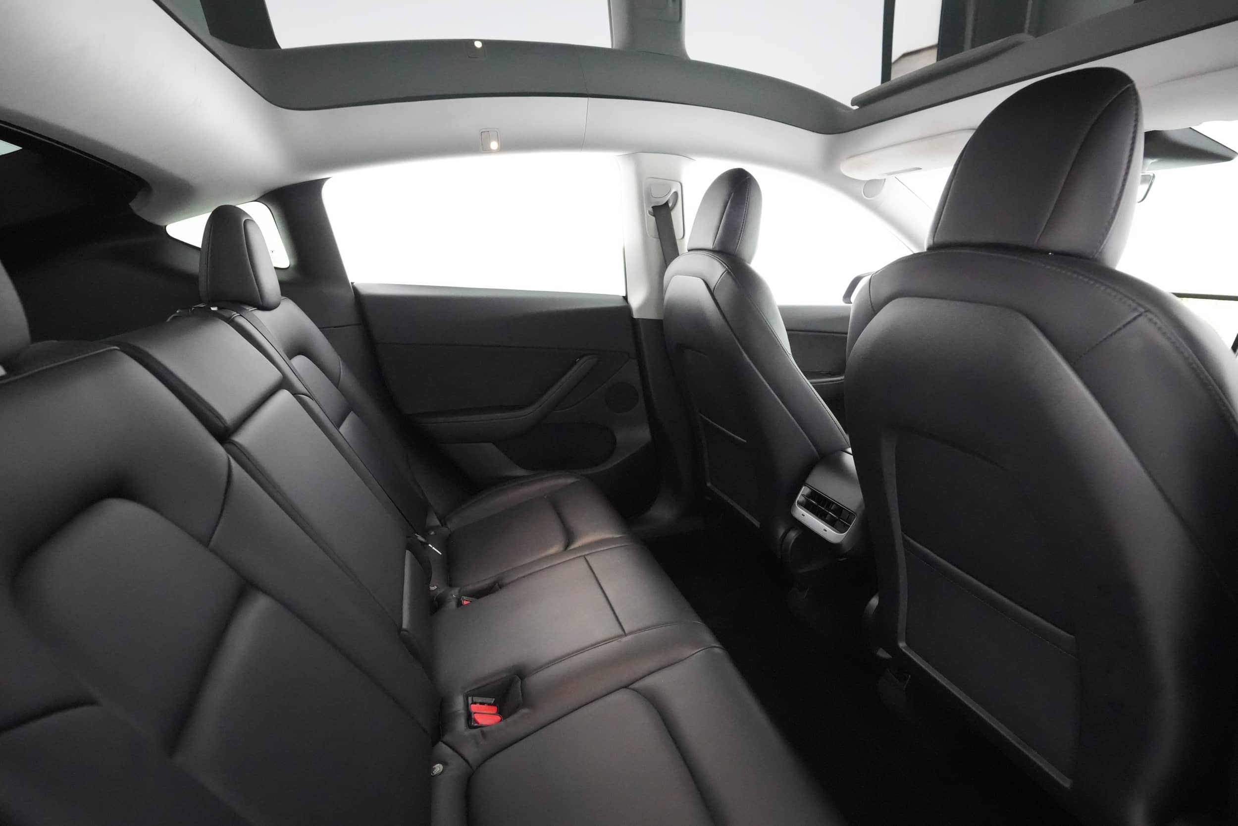 EverCars Co. vehicle image 3 for Tesla Model Y -  Long Range on EverCars Co.